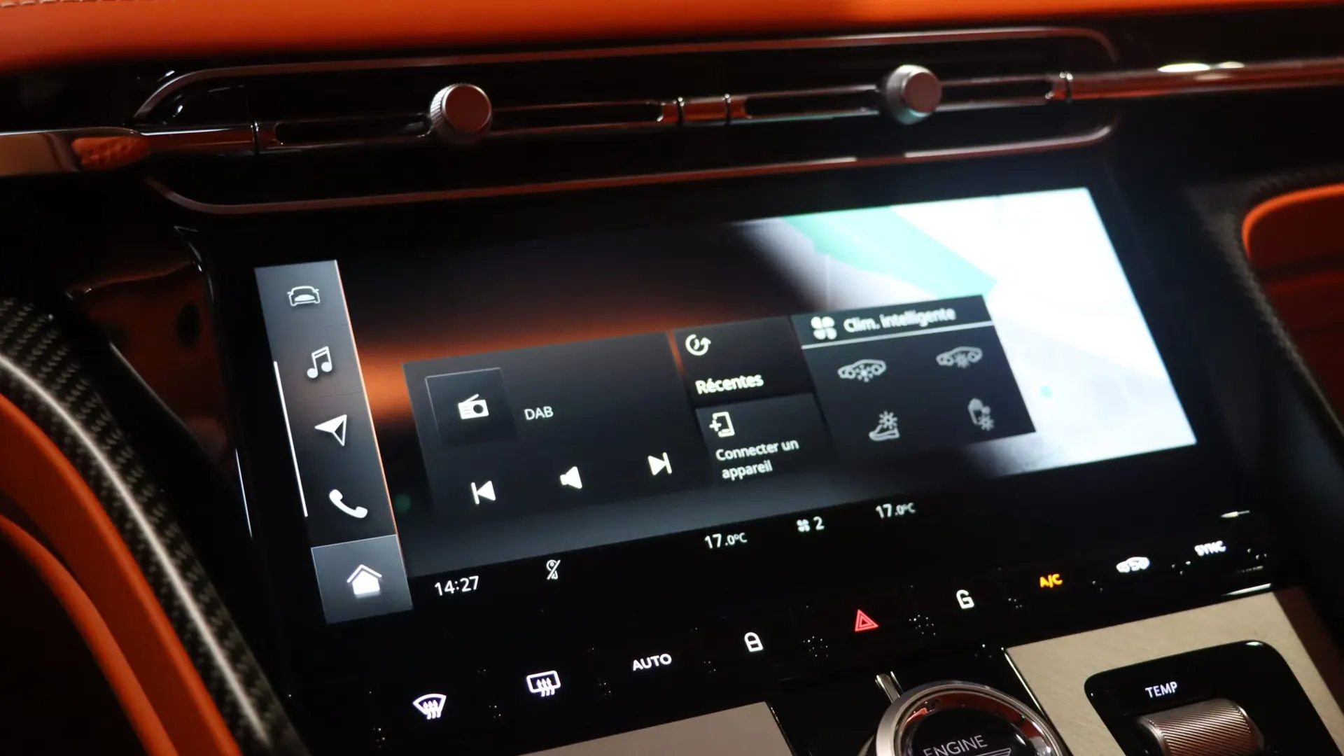 Aston Martin DB12 — photo 27