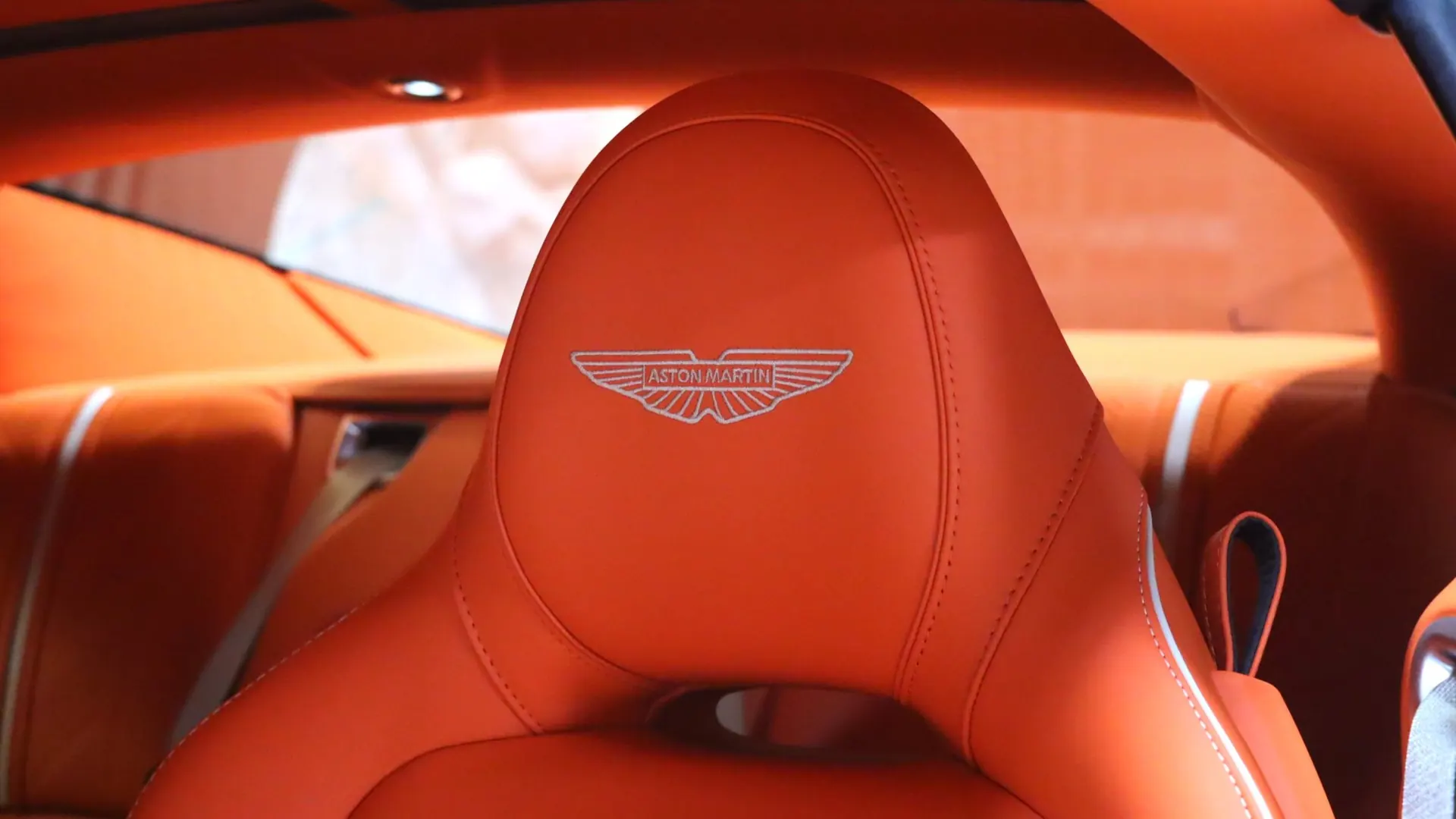 Aston Martin DB12 — photo 32