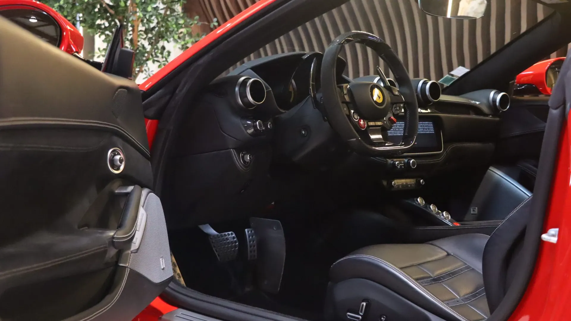 Ferrari Portofino — photo 9