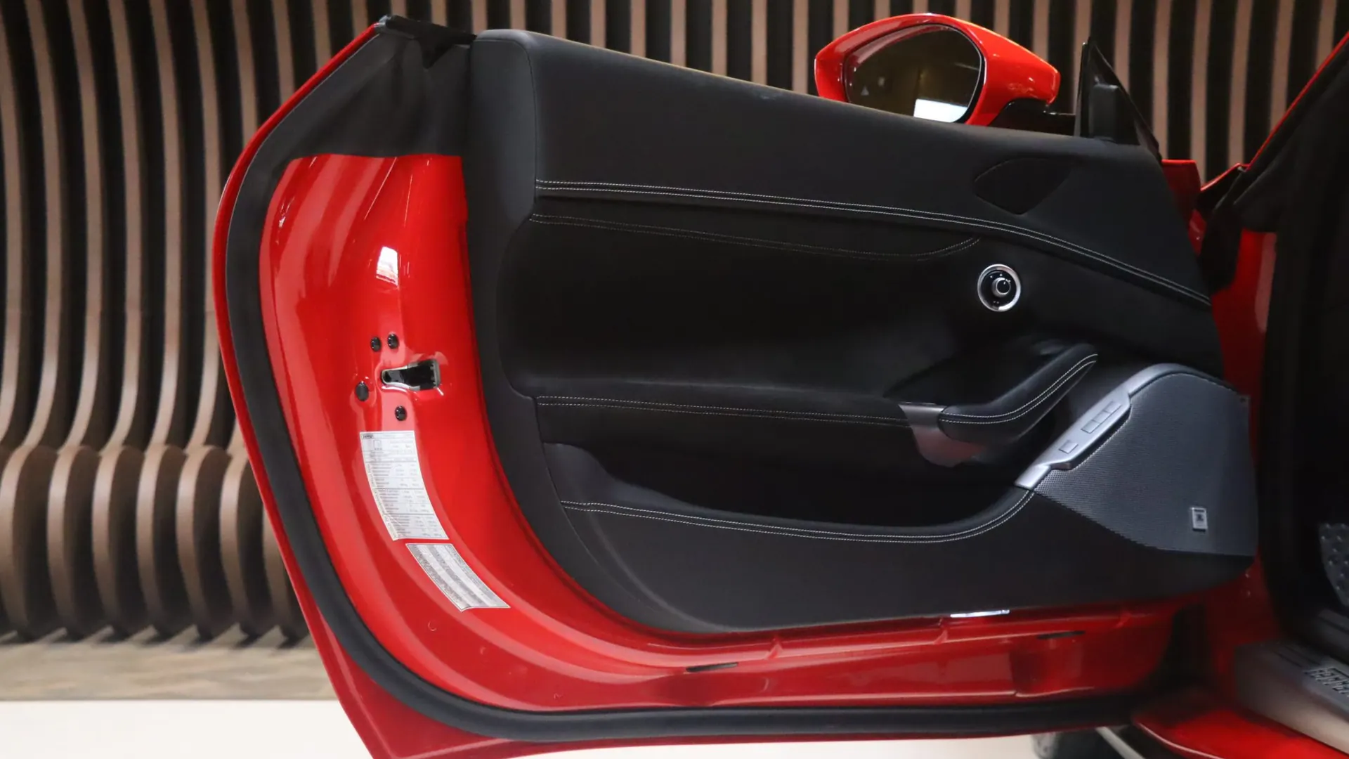Ferrari Portofino — photo 11