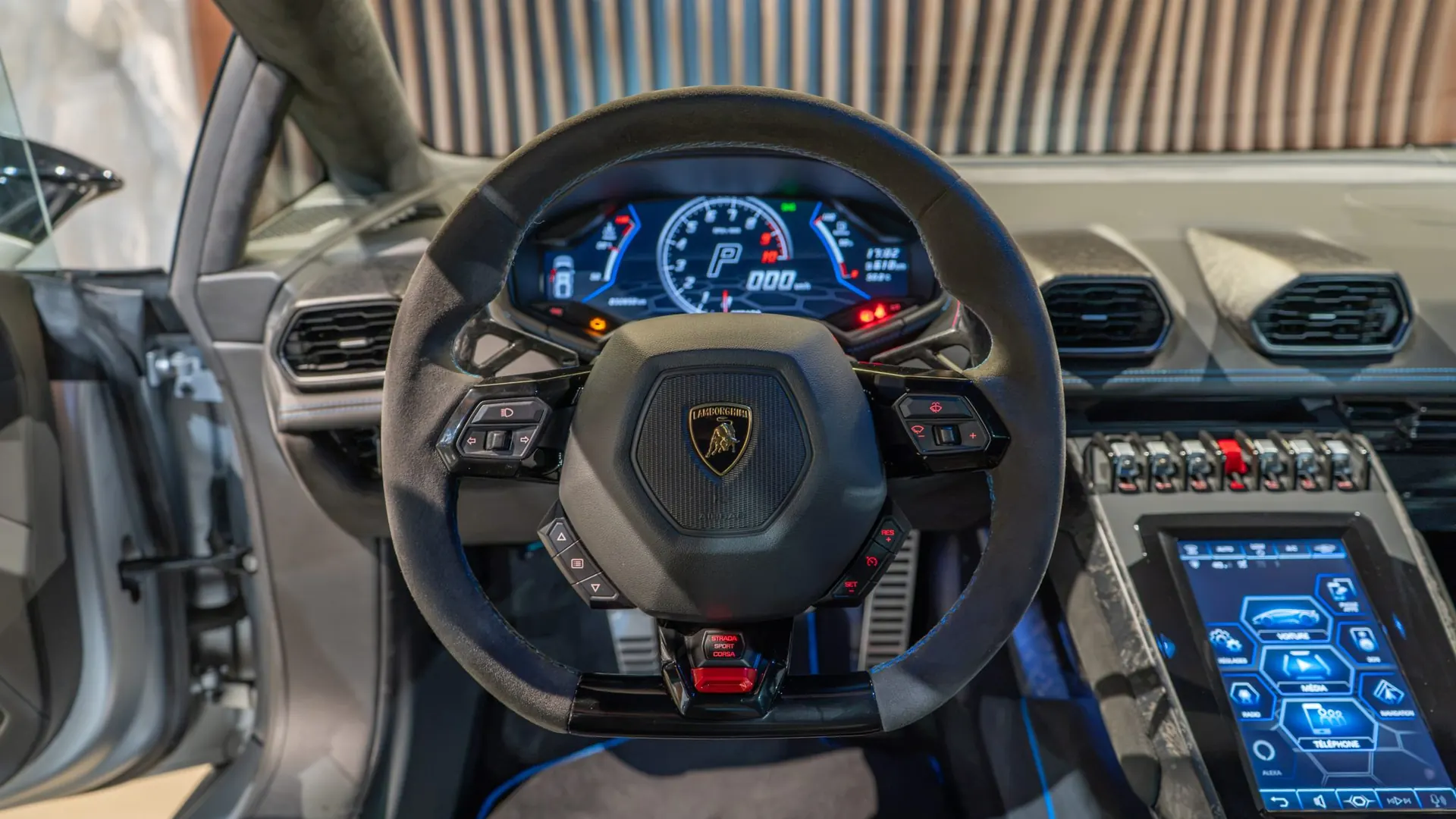Lamborghini Huracan — photo 9
