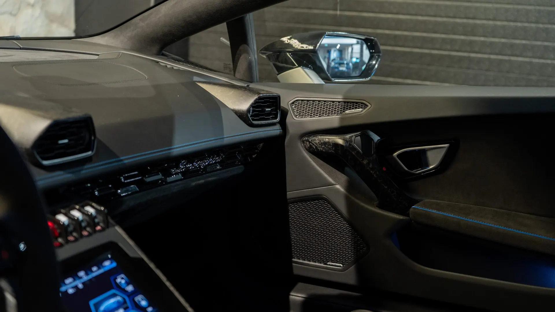 Lamborghini Huracan — photo 27