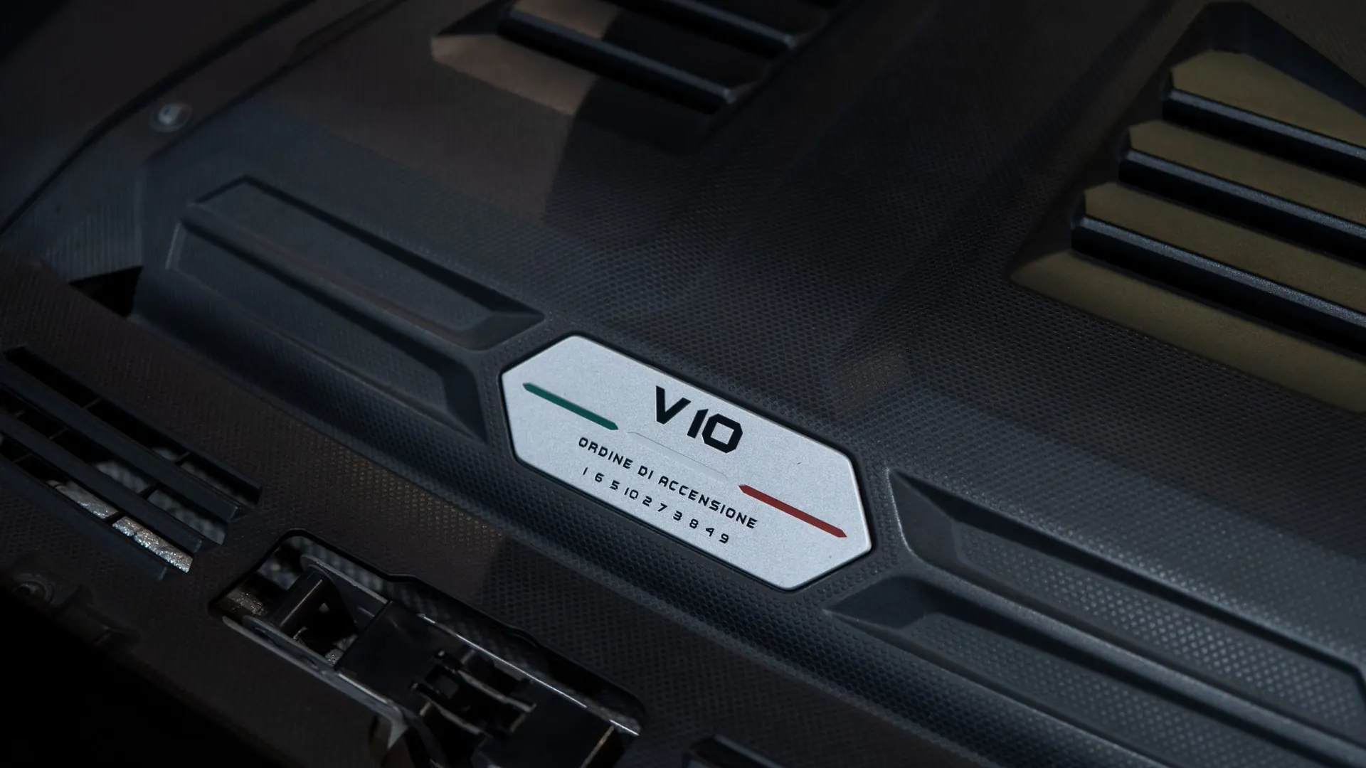 Lamborghini Huracan — photo 31