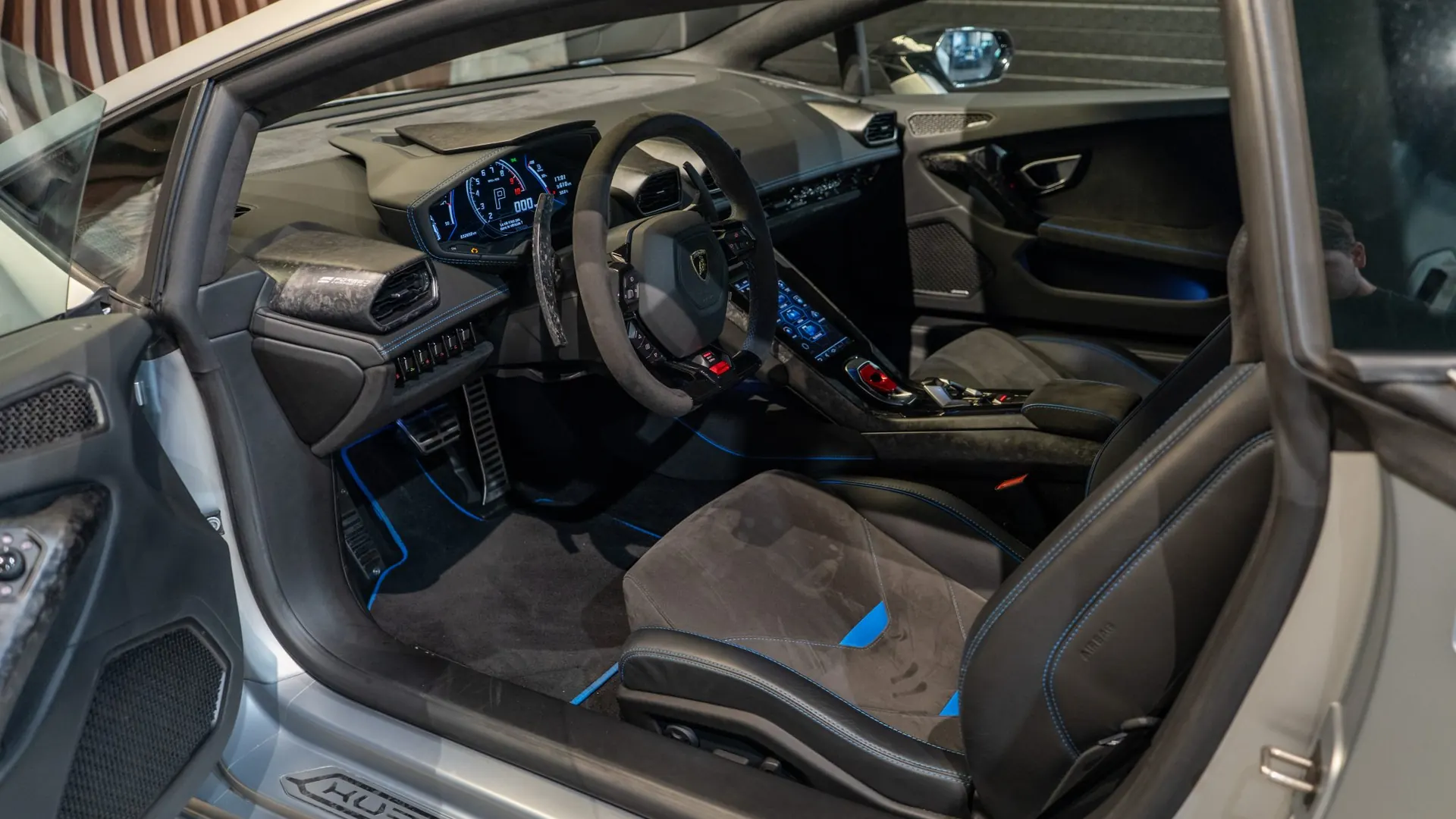 Lamborghini Huracan — photo 12