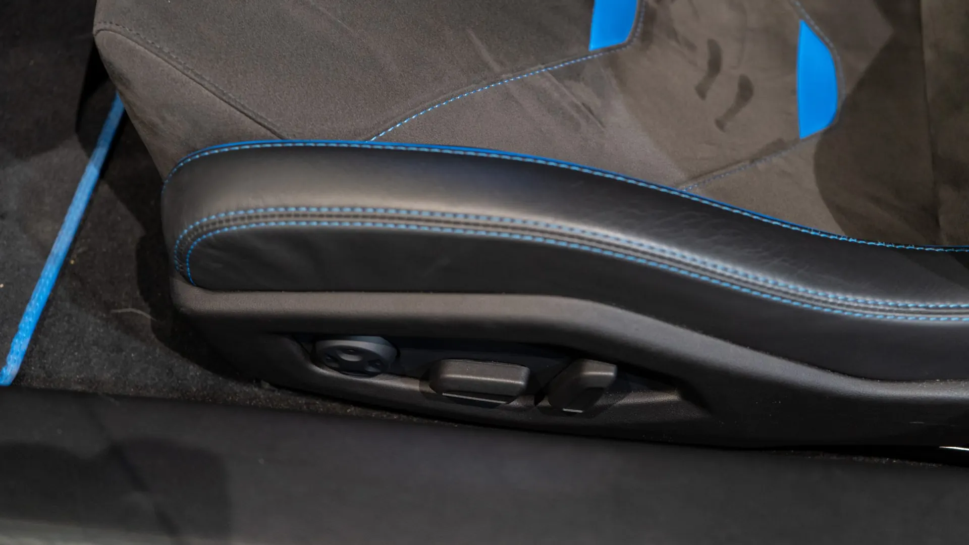 Lamborghini Huracan — photo 16