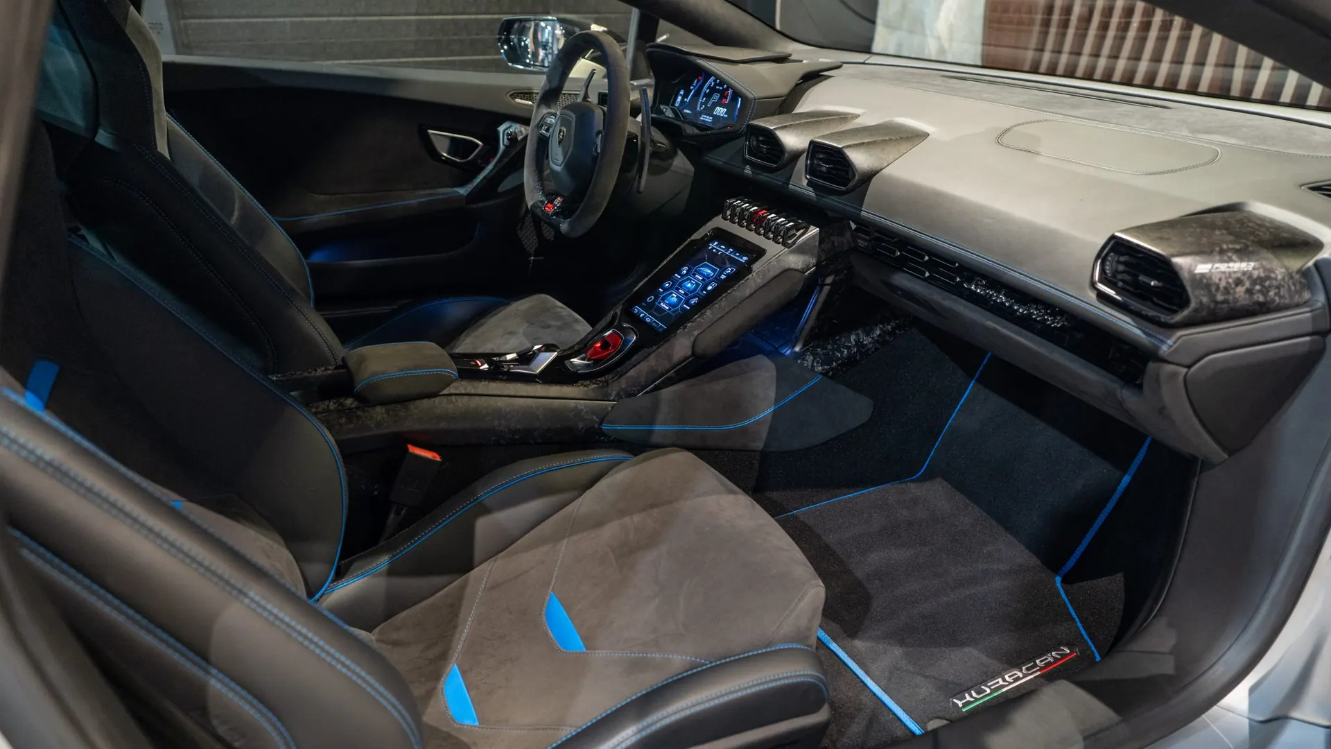 Lamborghini Huracan — photo 11