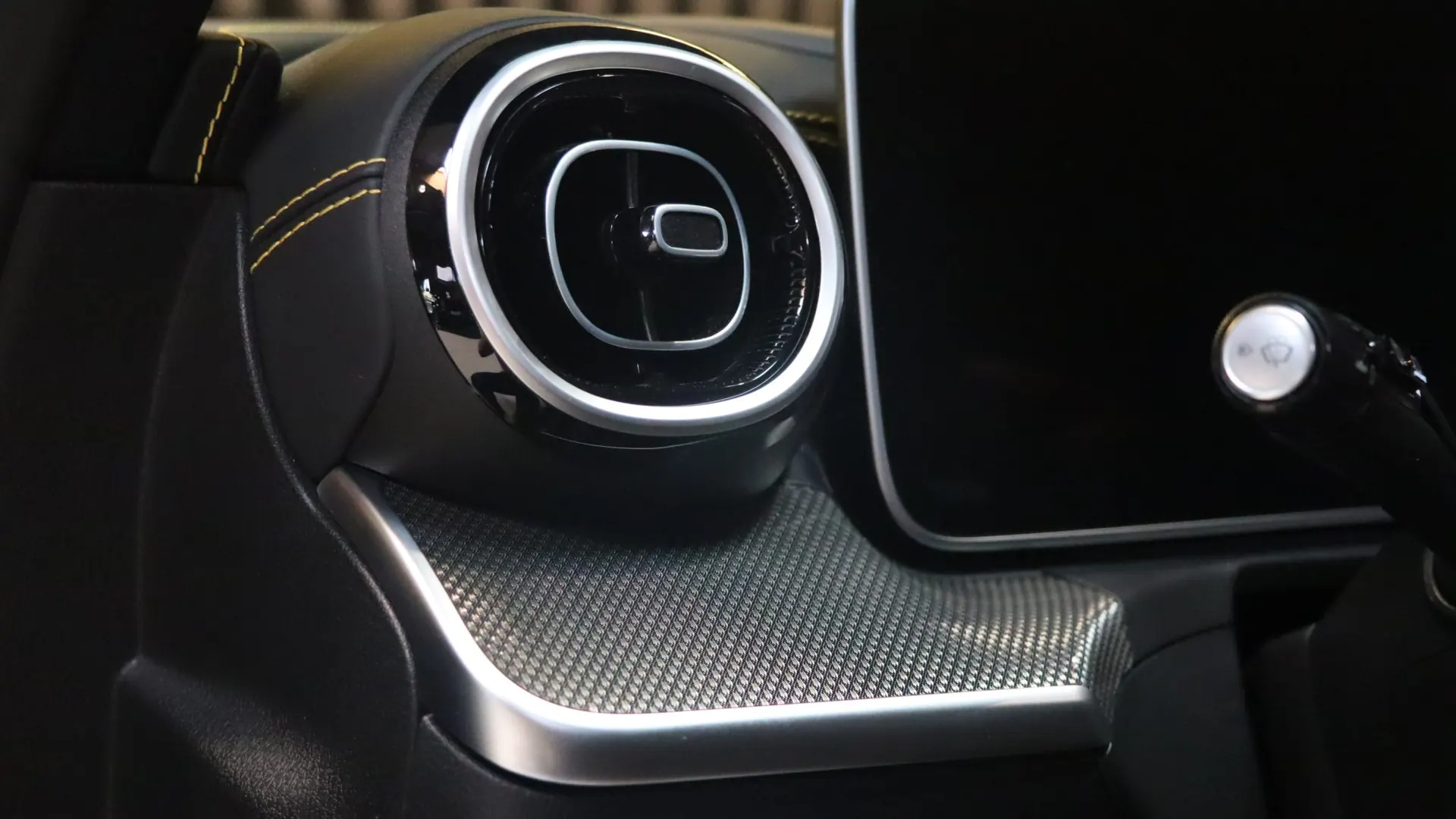 Mercedes-Benz C63S — photo 19