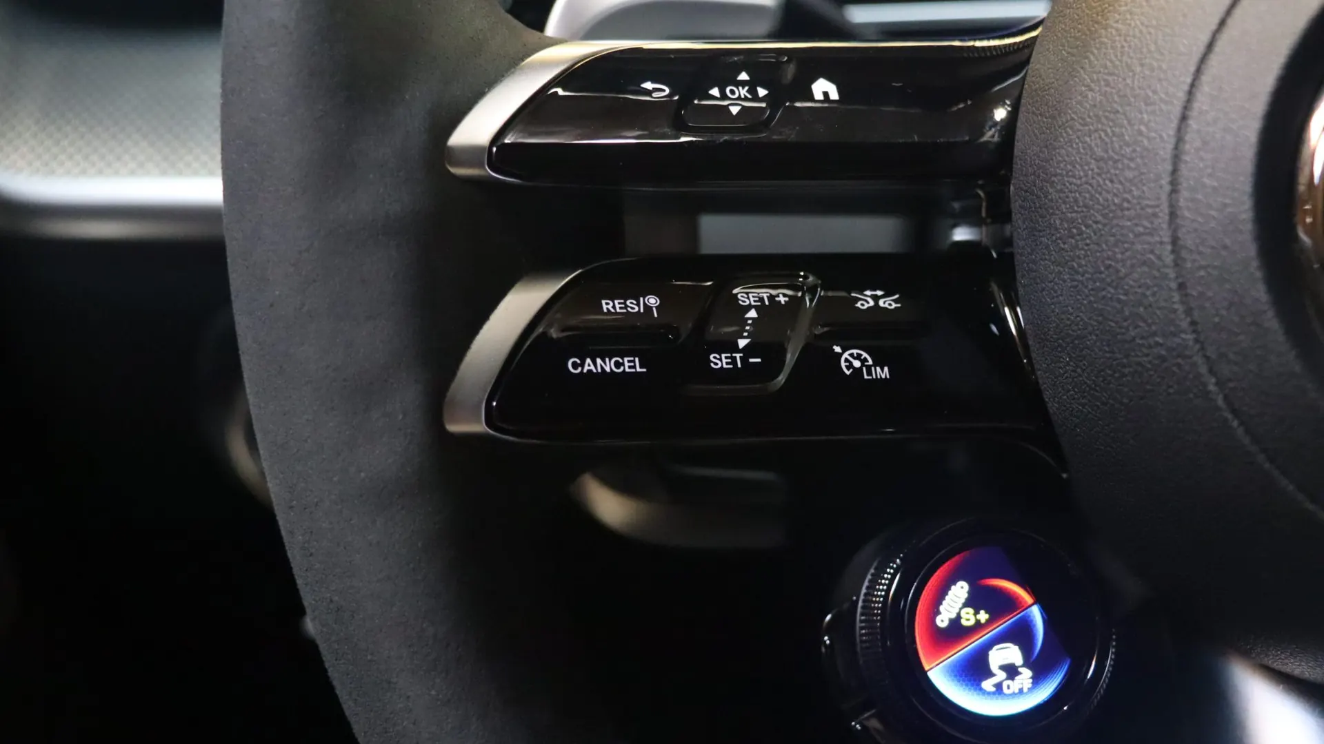 Mercedes-Benz C63S — photo 22