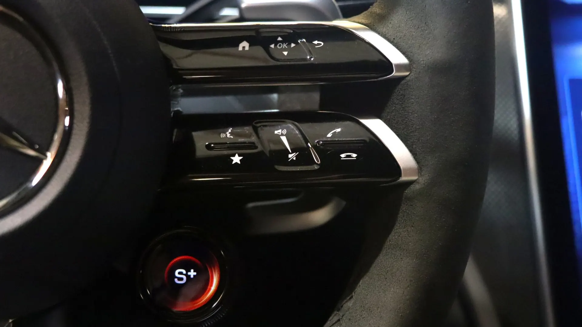 Mercedes-Benz C63S — photo 23