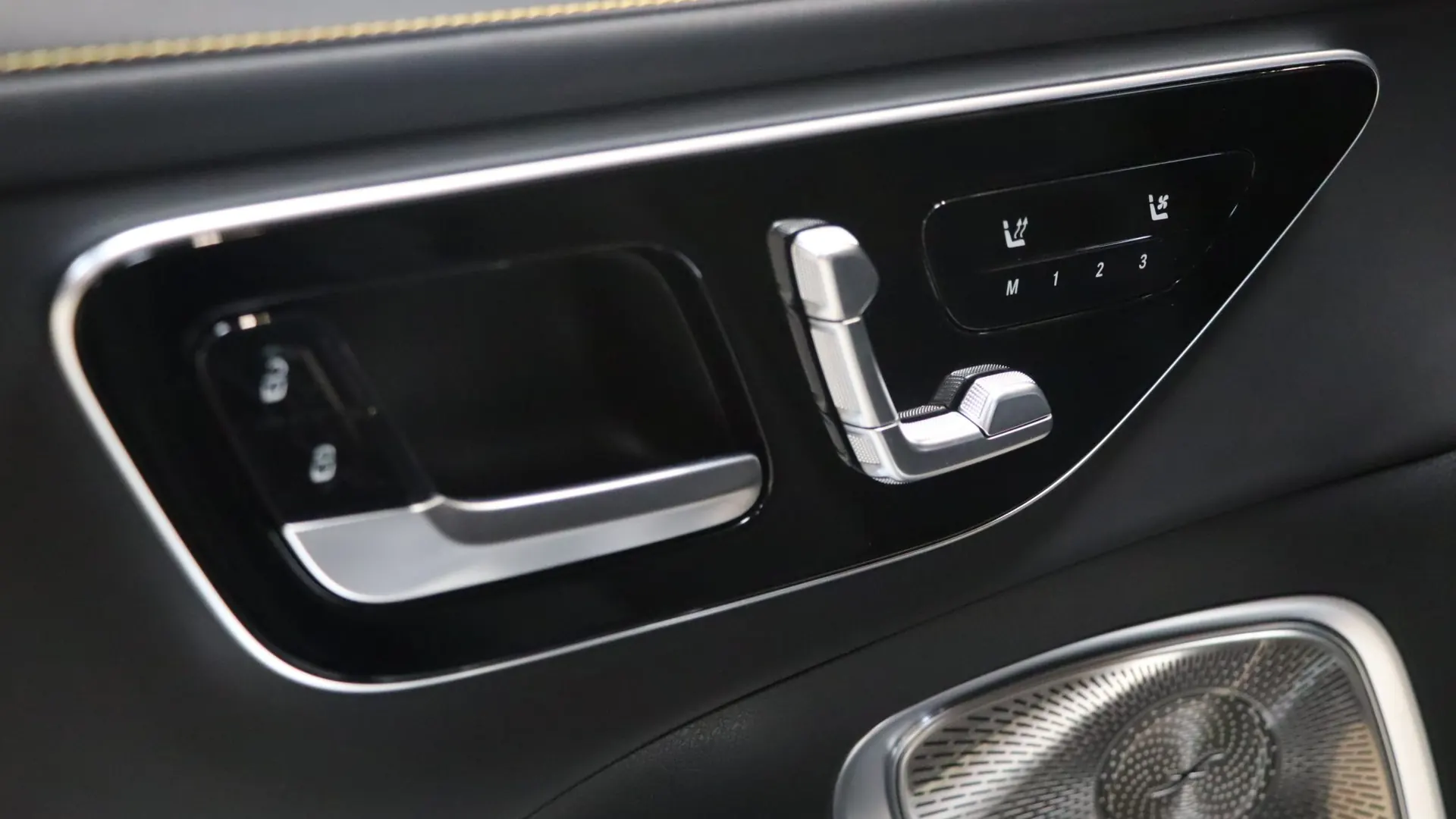 Mercedes-Benz C63S — photo 12