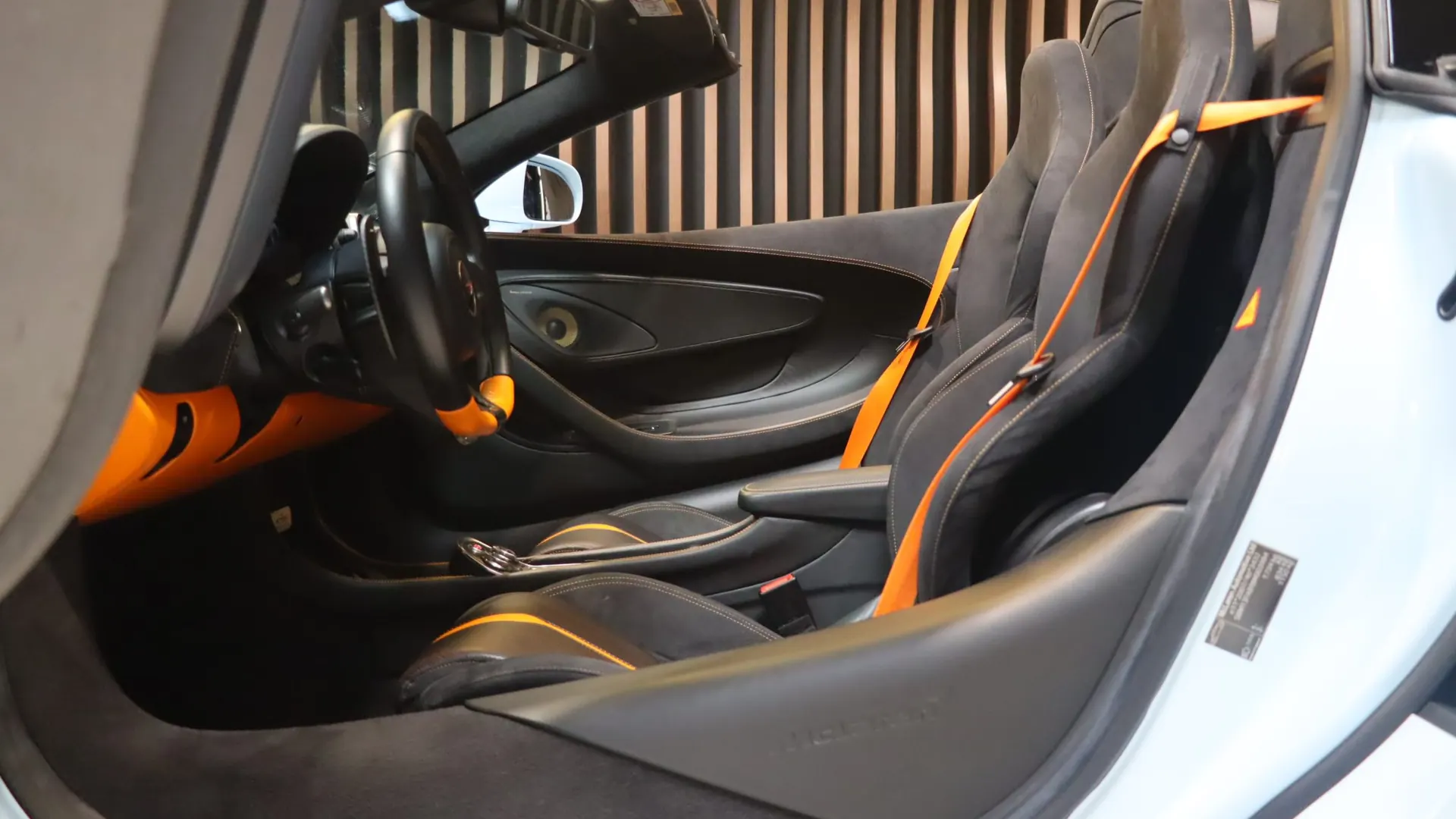 McLaren 570S — photo 8