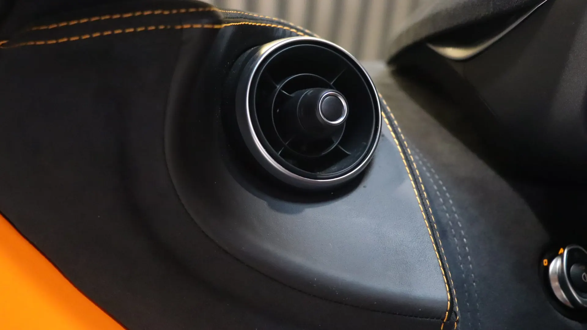 McLaren 570S — photo 18