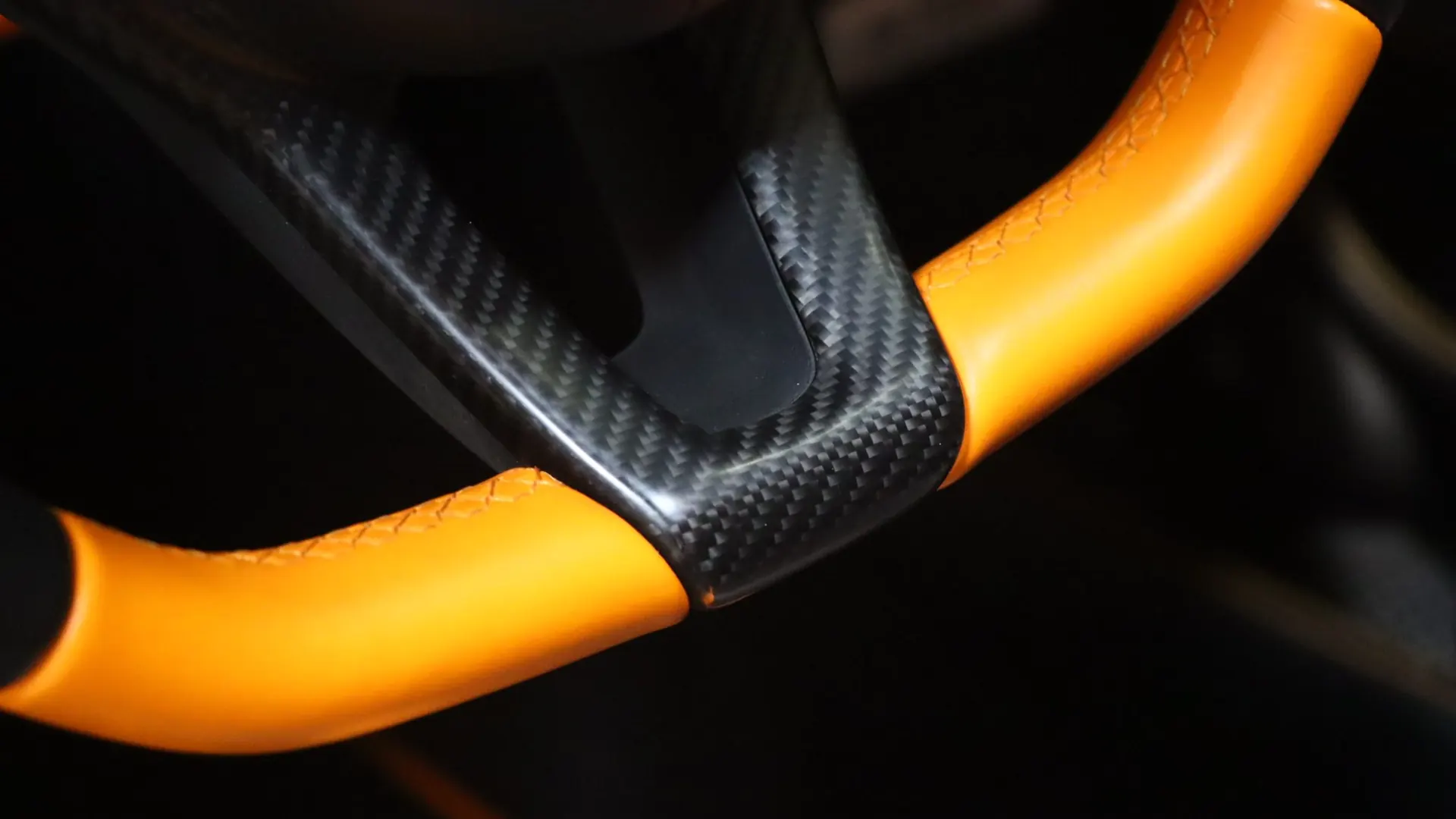 McLaren 570S — photo 22