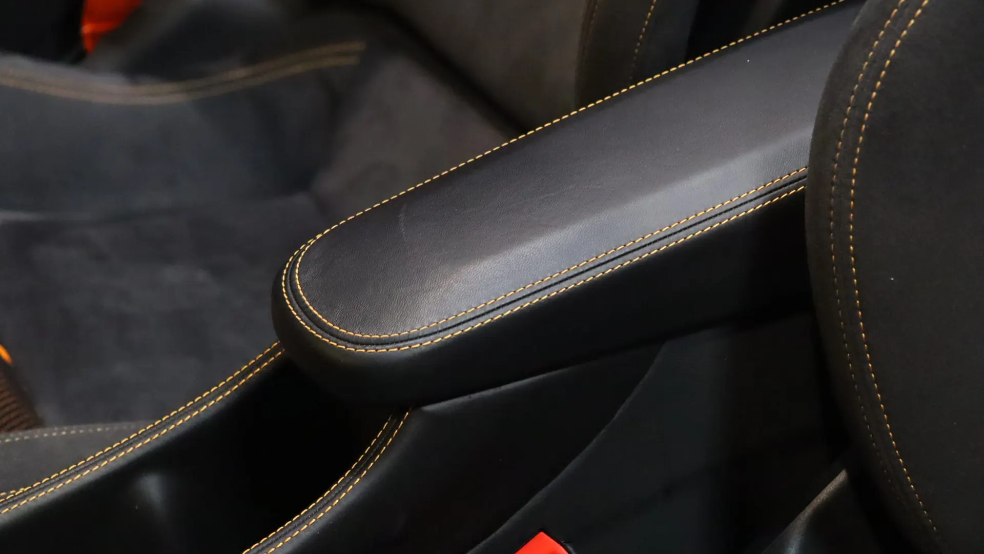 McLaren 570S — photo 31