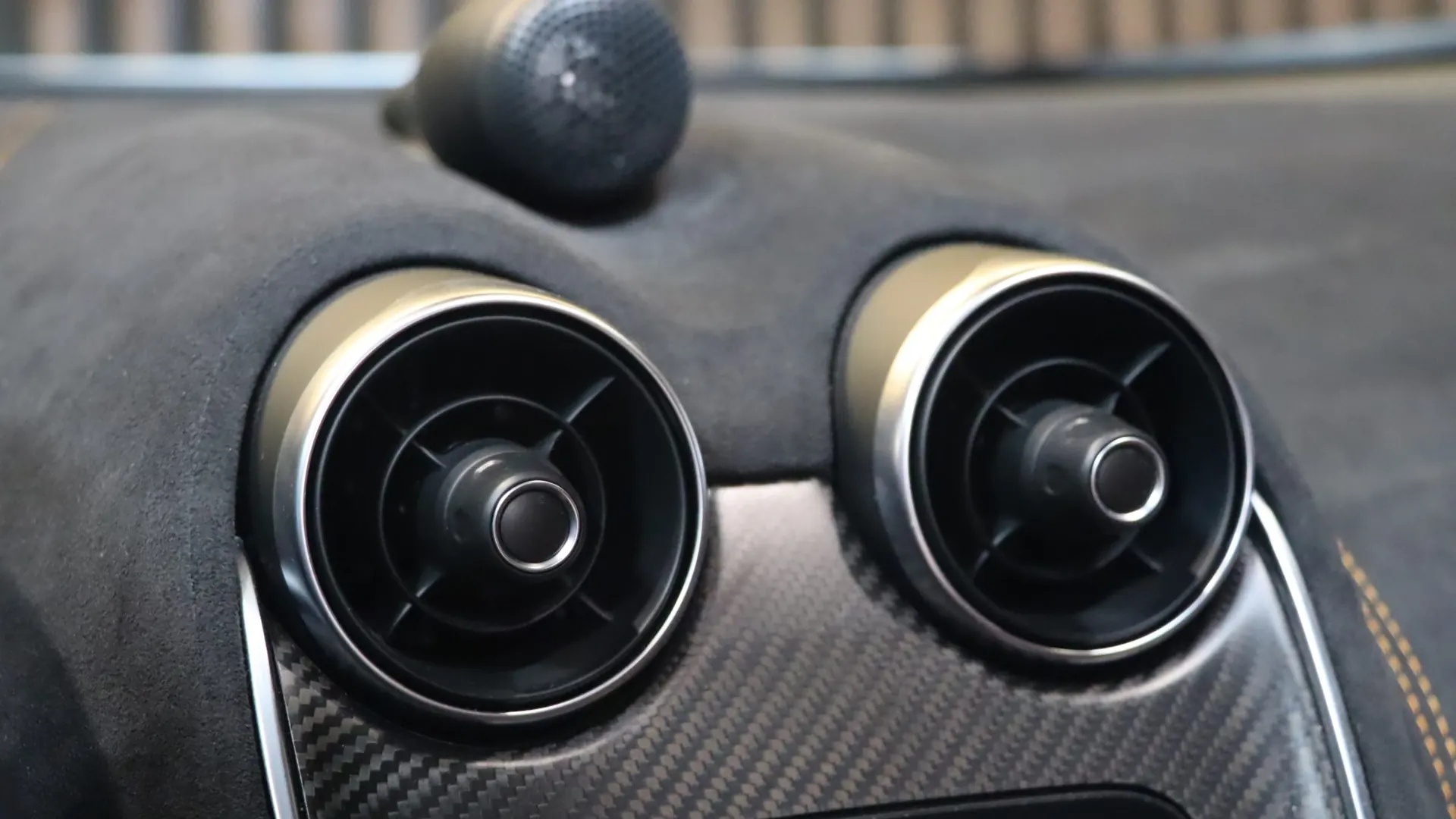 McLaren 570S — photo 27