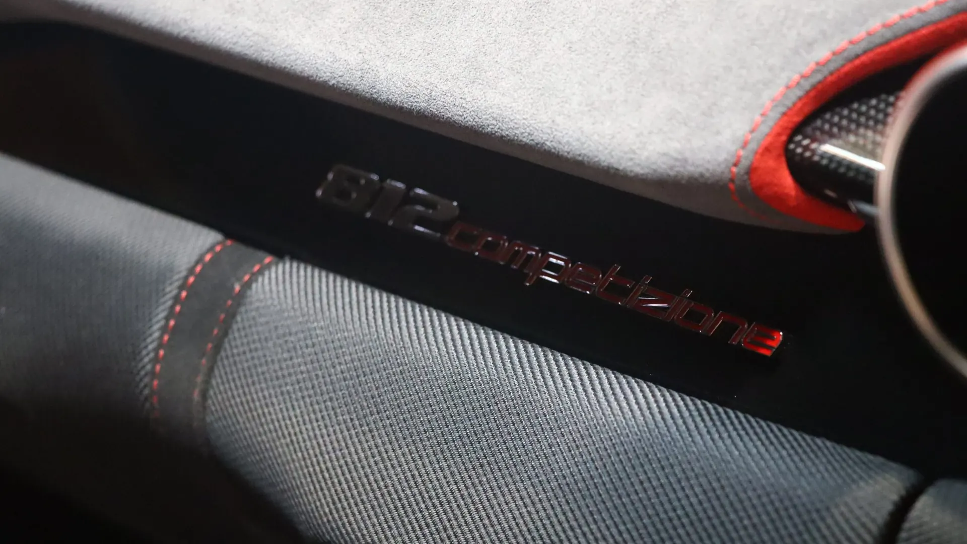 Ferrari 812 — photo 30
