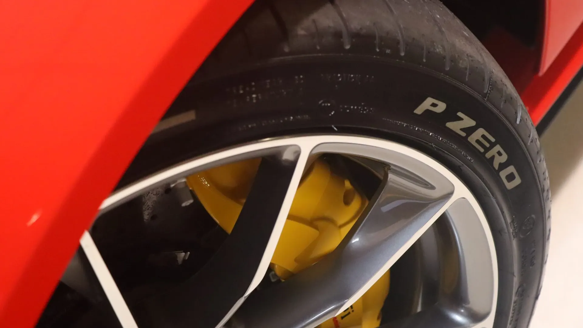 Ferrari 812 — photo 46