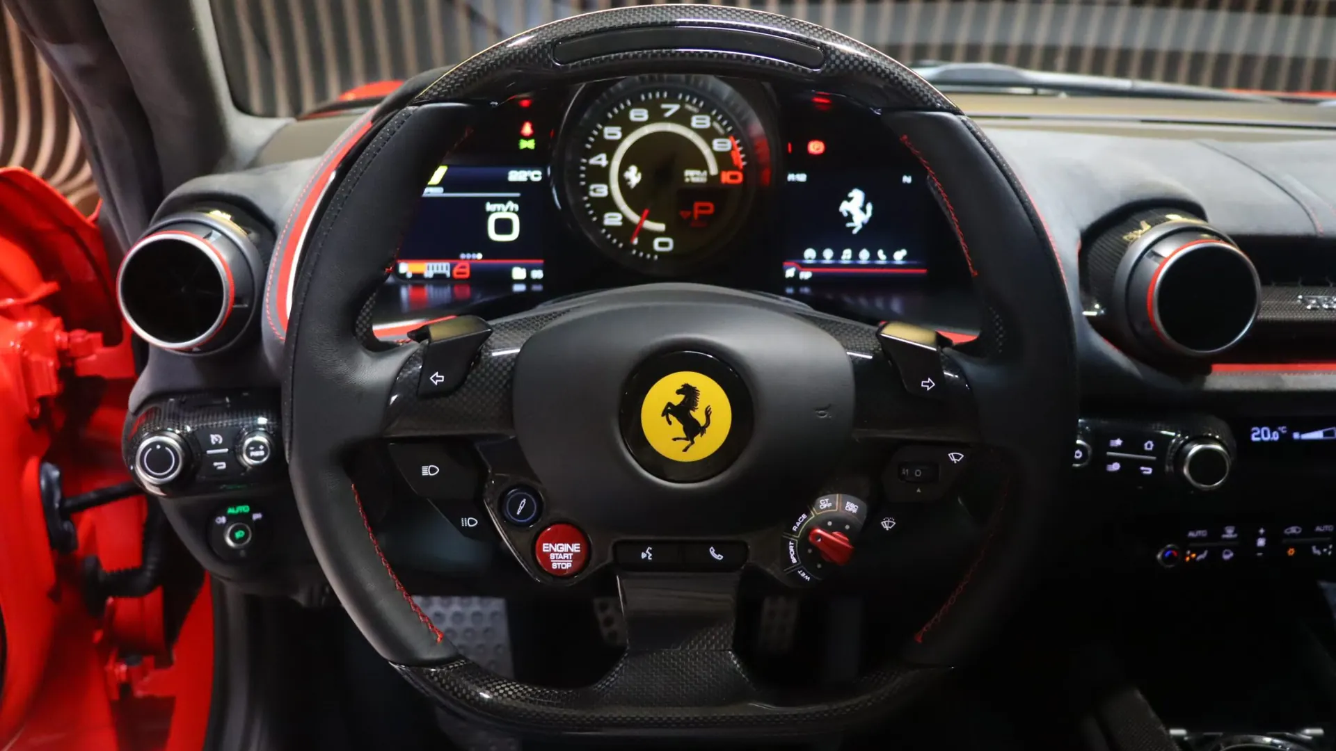 Ferrari 812 — photo 9