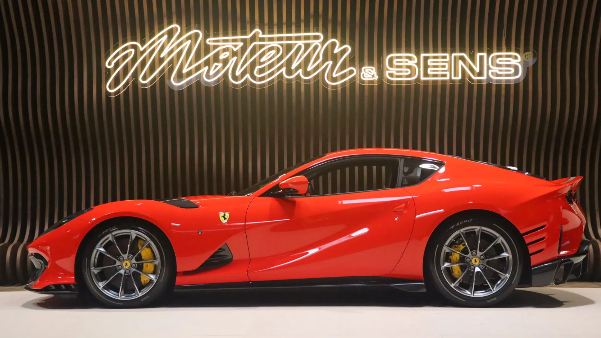 Ferrari 812 — photo 5