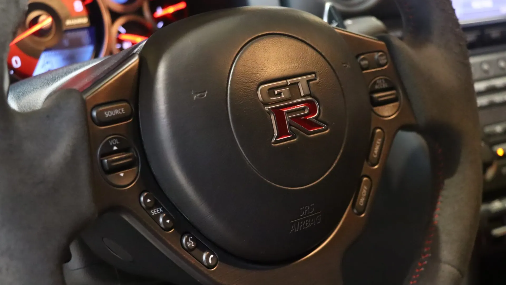Nissan GT-R — photo 21
