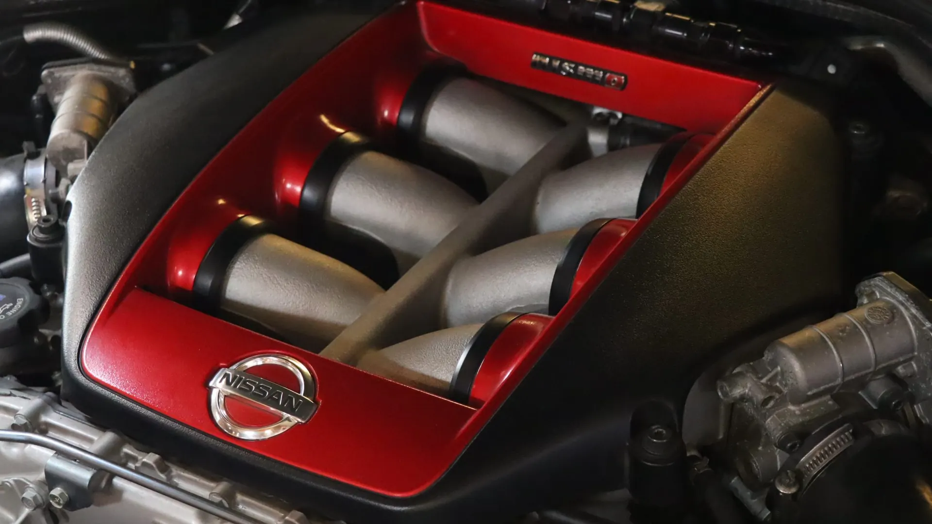 Nissan GT-R — photo 43