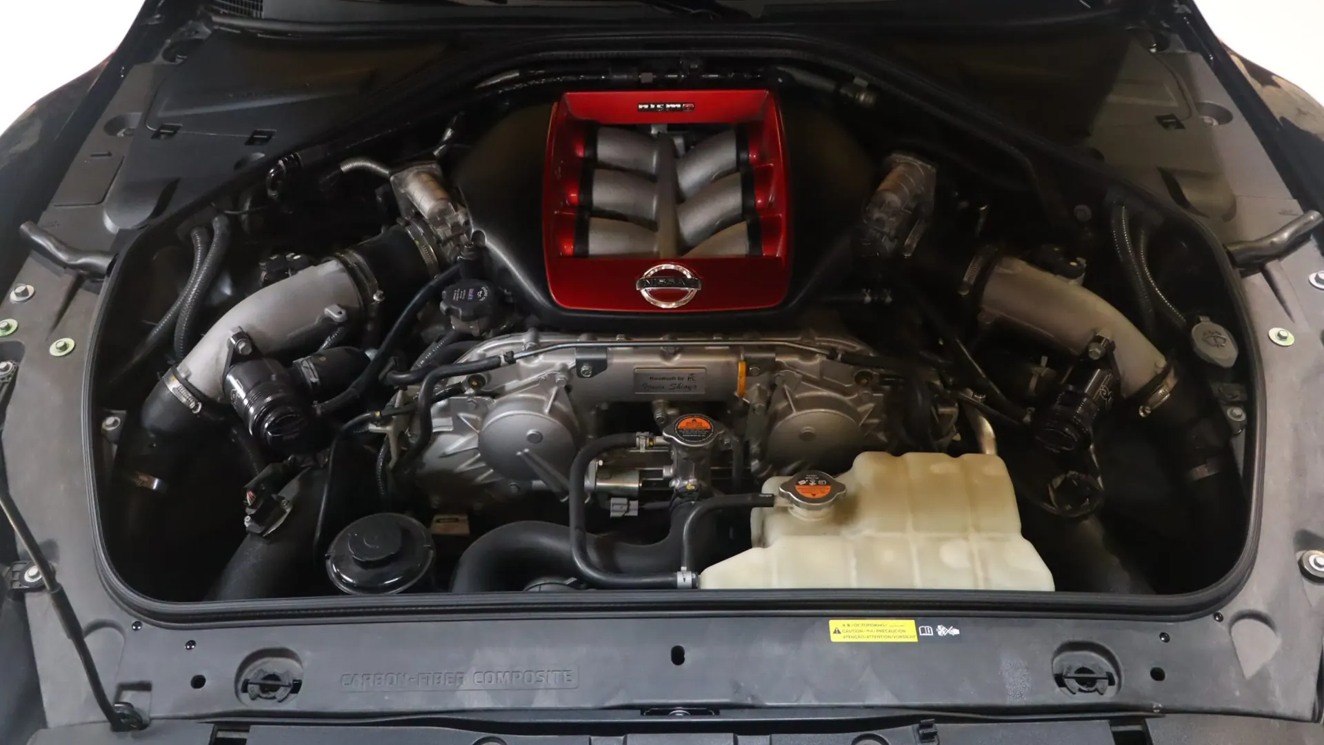 Nissan GT-R — photo 42