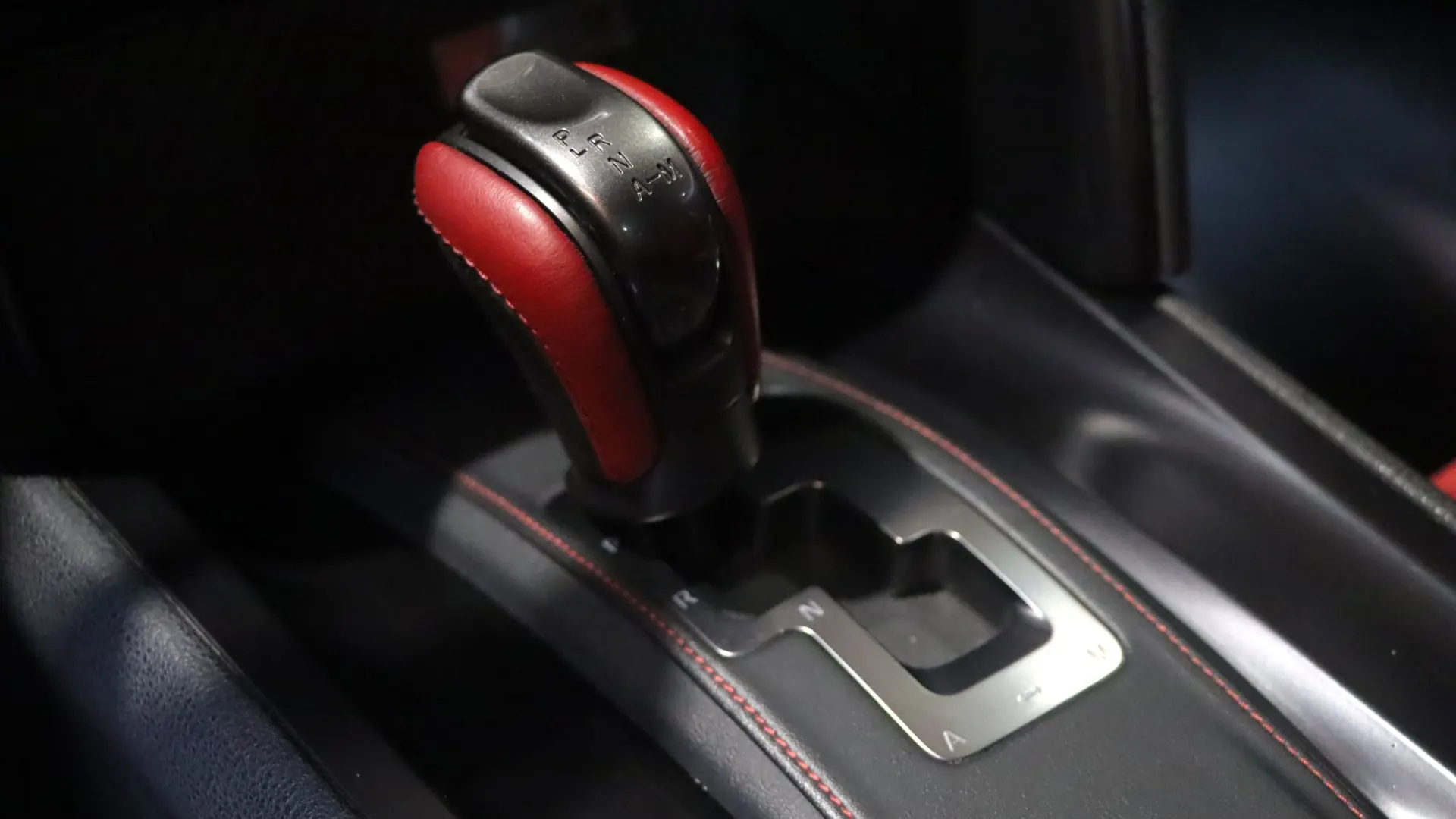 Nissan GT-R — photo 29