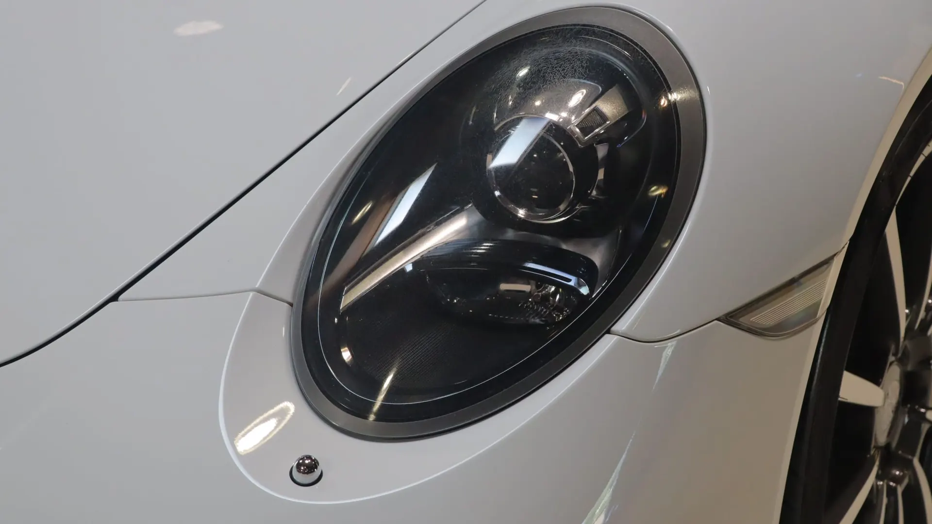 Porsche 911 — photo 39