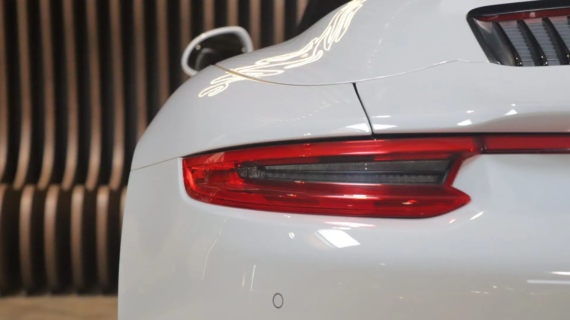 Porsche 911 — photo 46