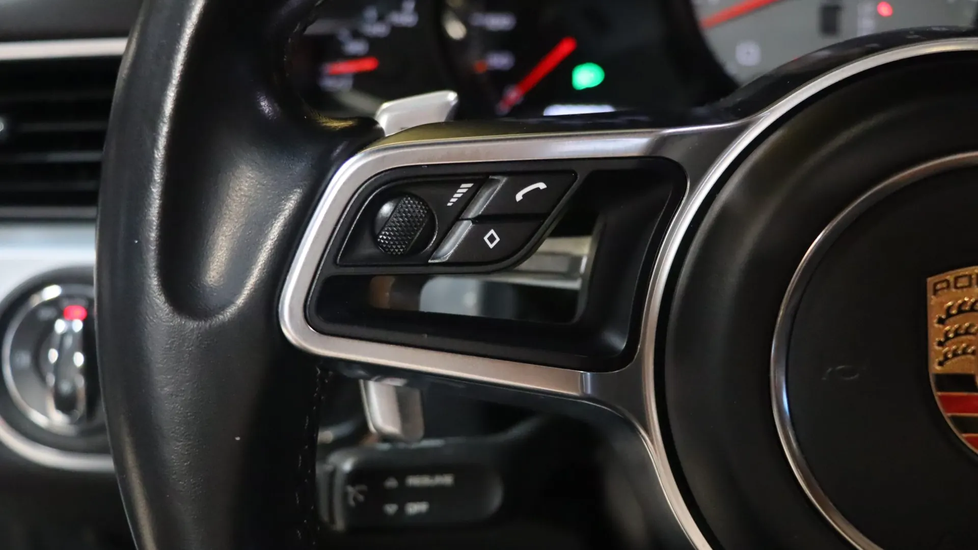 Porsche 911 — photo 20