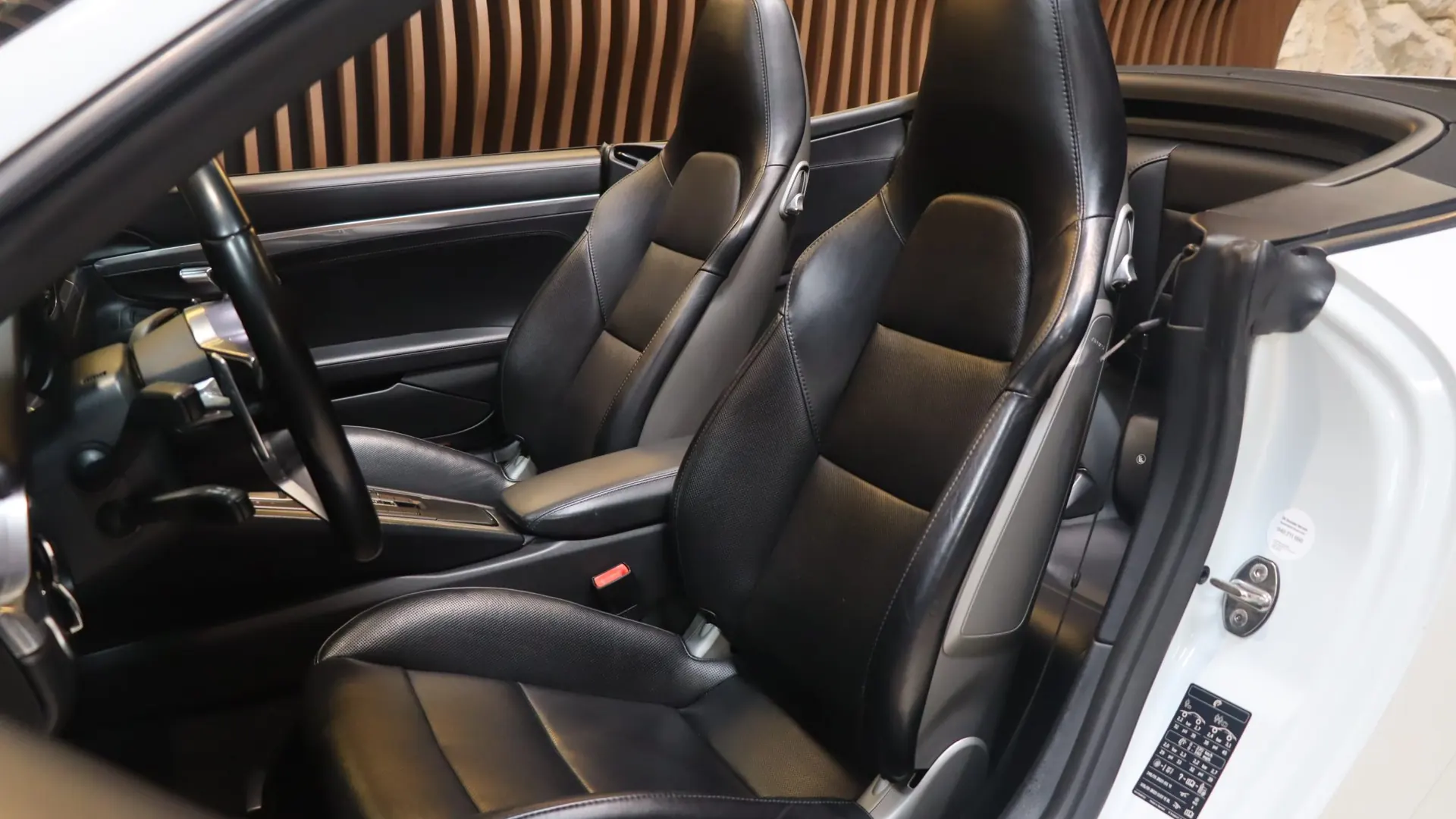 Porsche 911 — photo 7