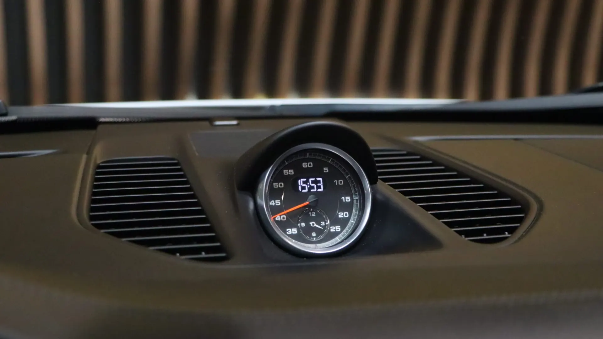 Porsche 911 — photo 27