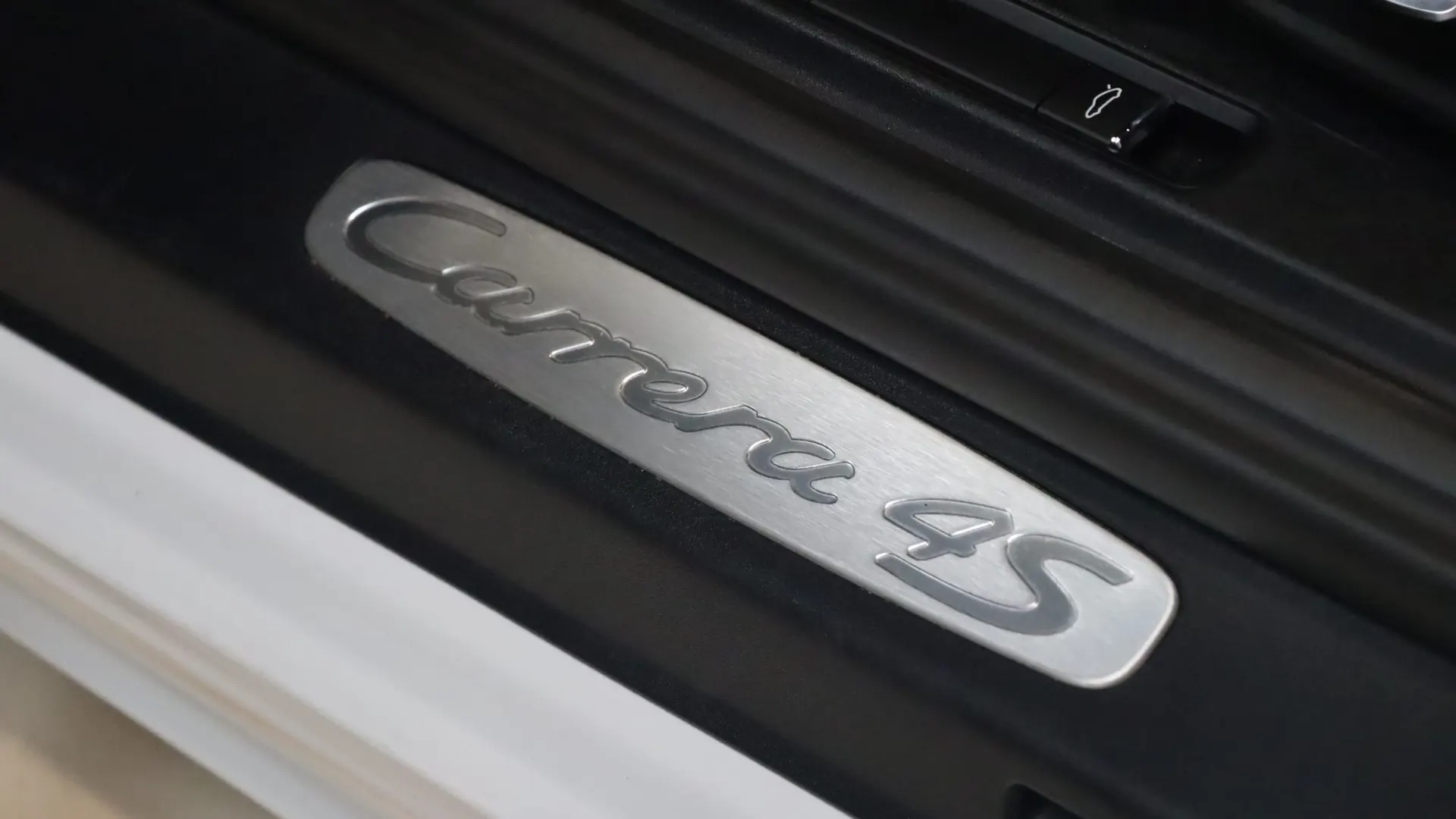 Porsche 911 — photo 11