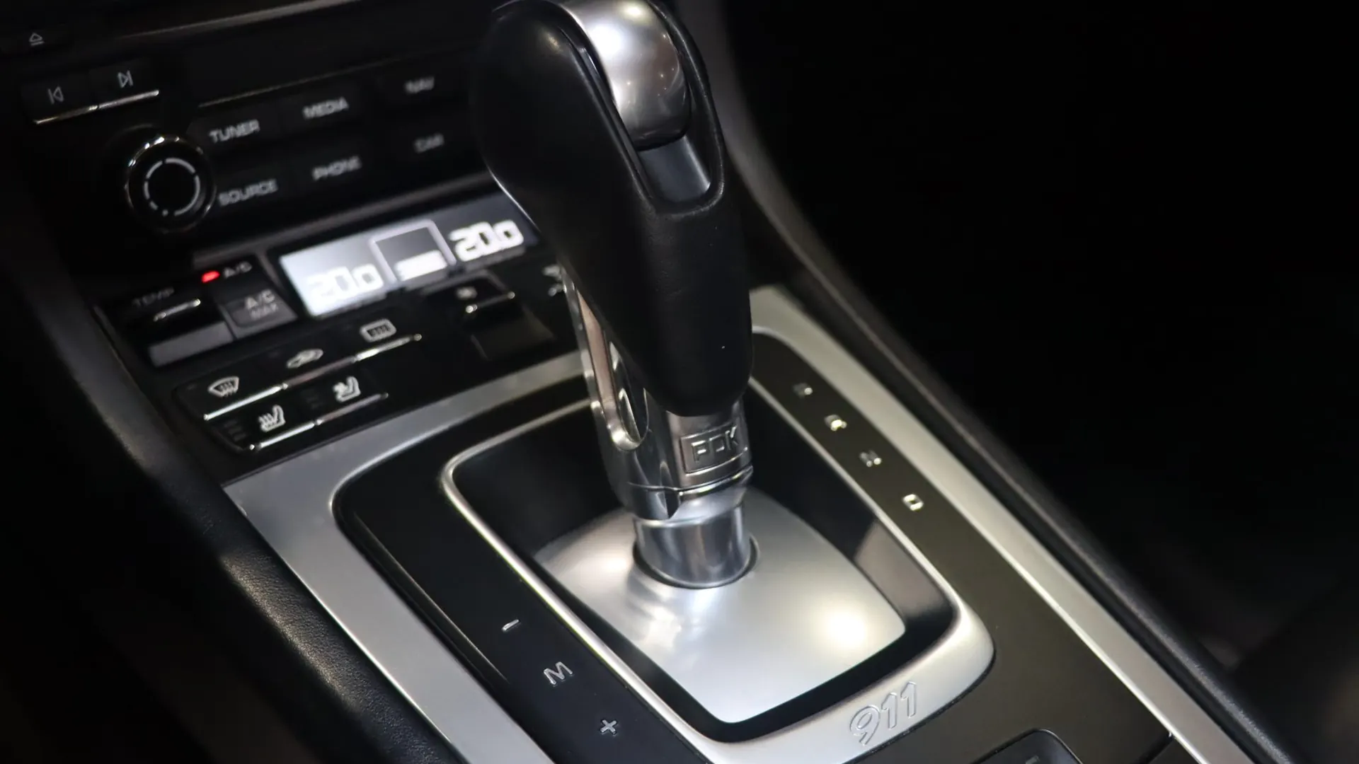Porsche 911 — photo 31