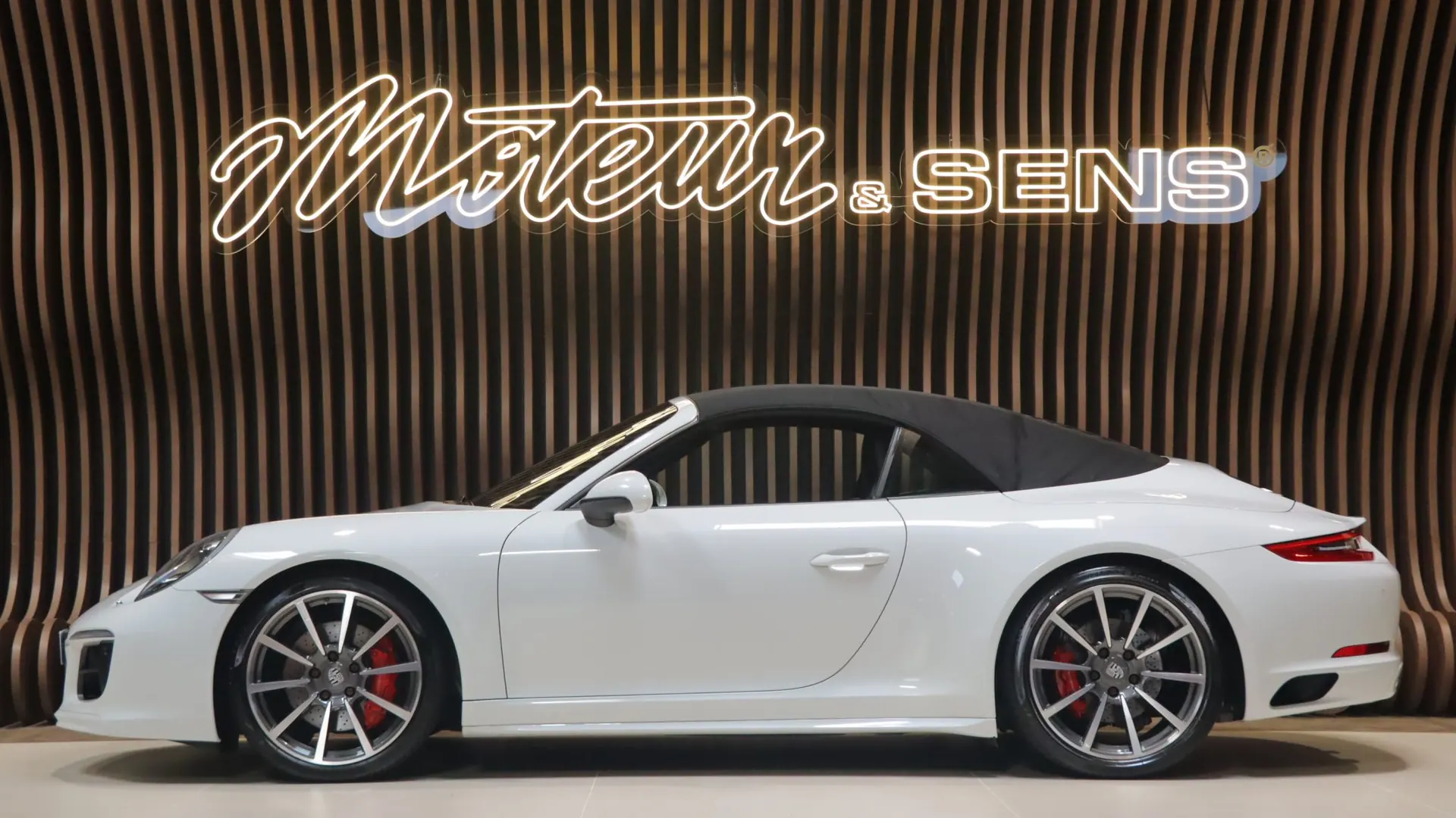 Porsche 911 — photo 6