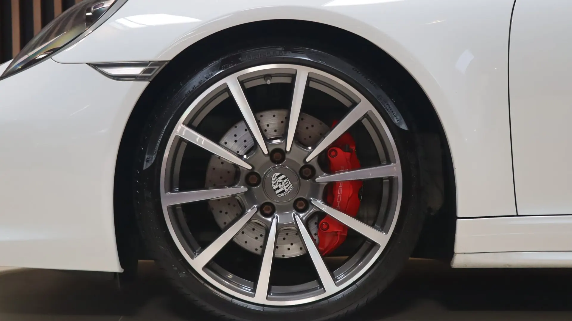Porsche 911 — photo 43