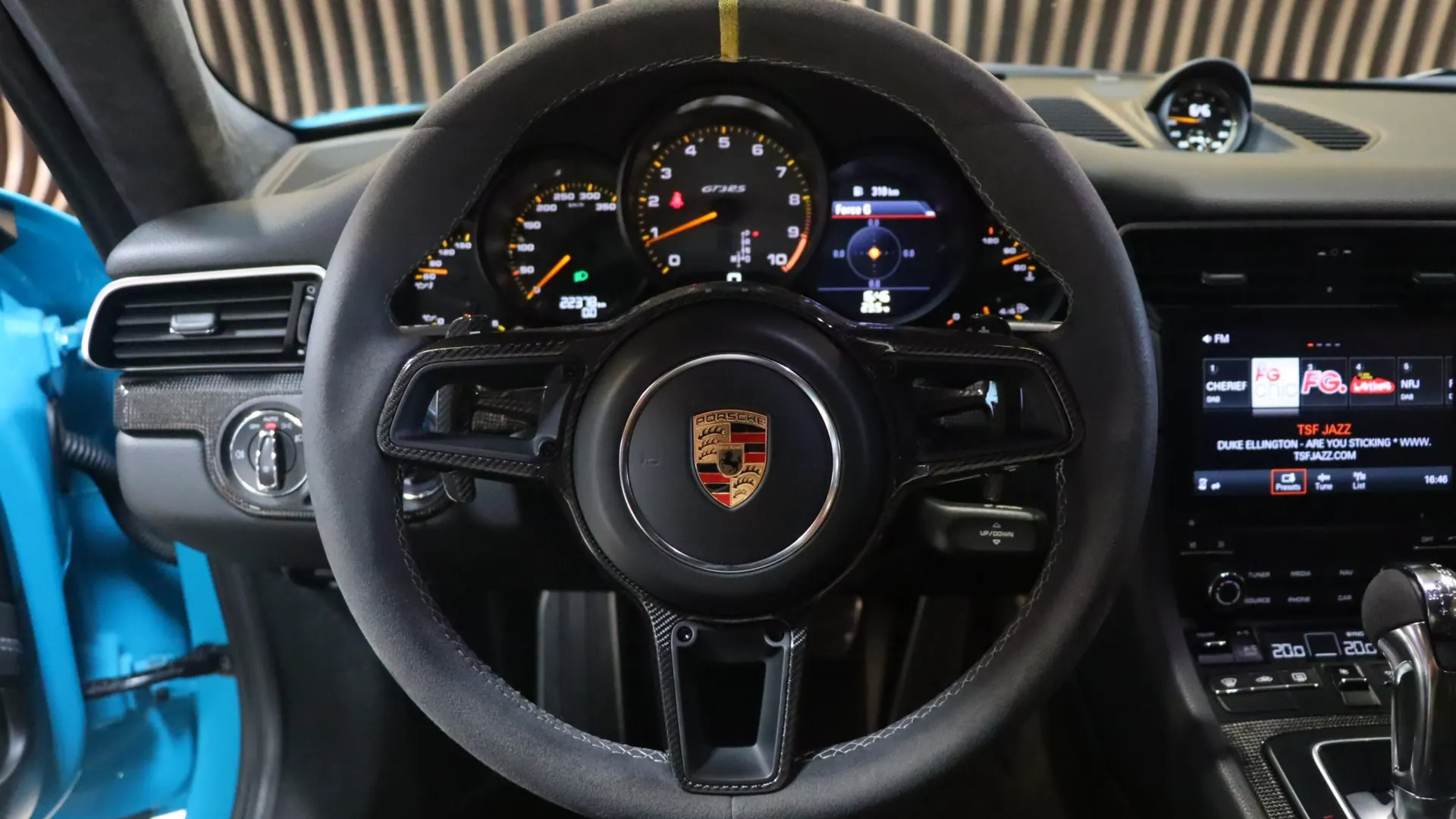 Porsche 911 — photo 9