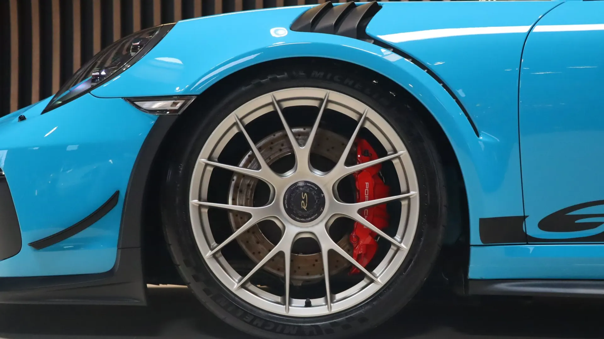 Porsche 911 — photo 48