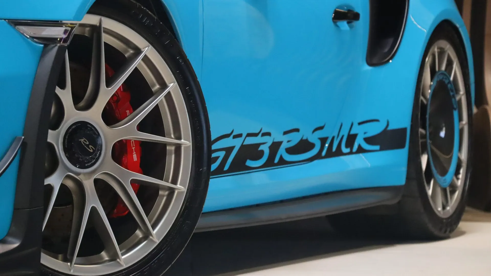 Porsche 911 — photo 47