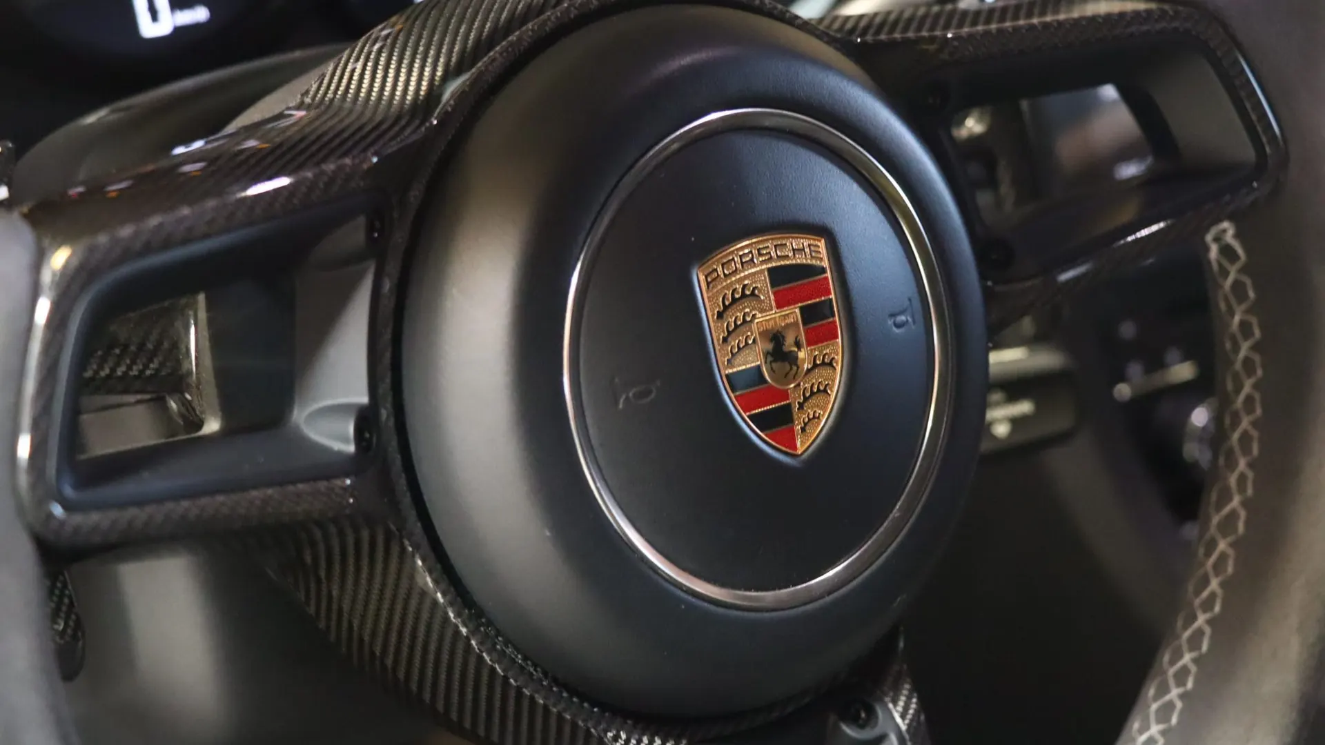 Porsche 911 — photo 21