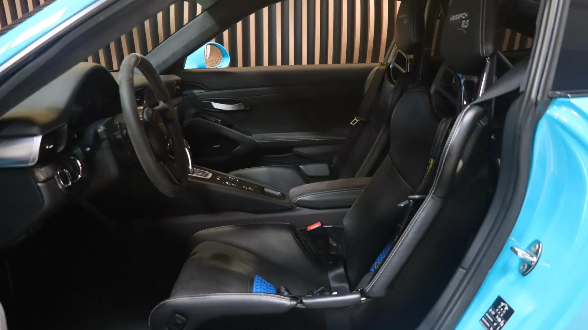 Porsche 911 — photo 7