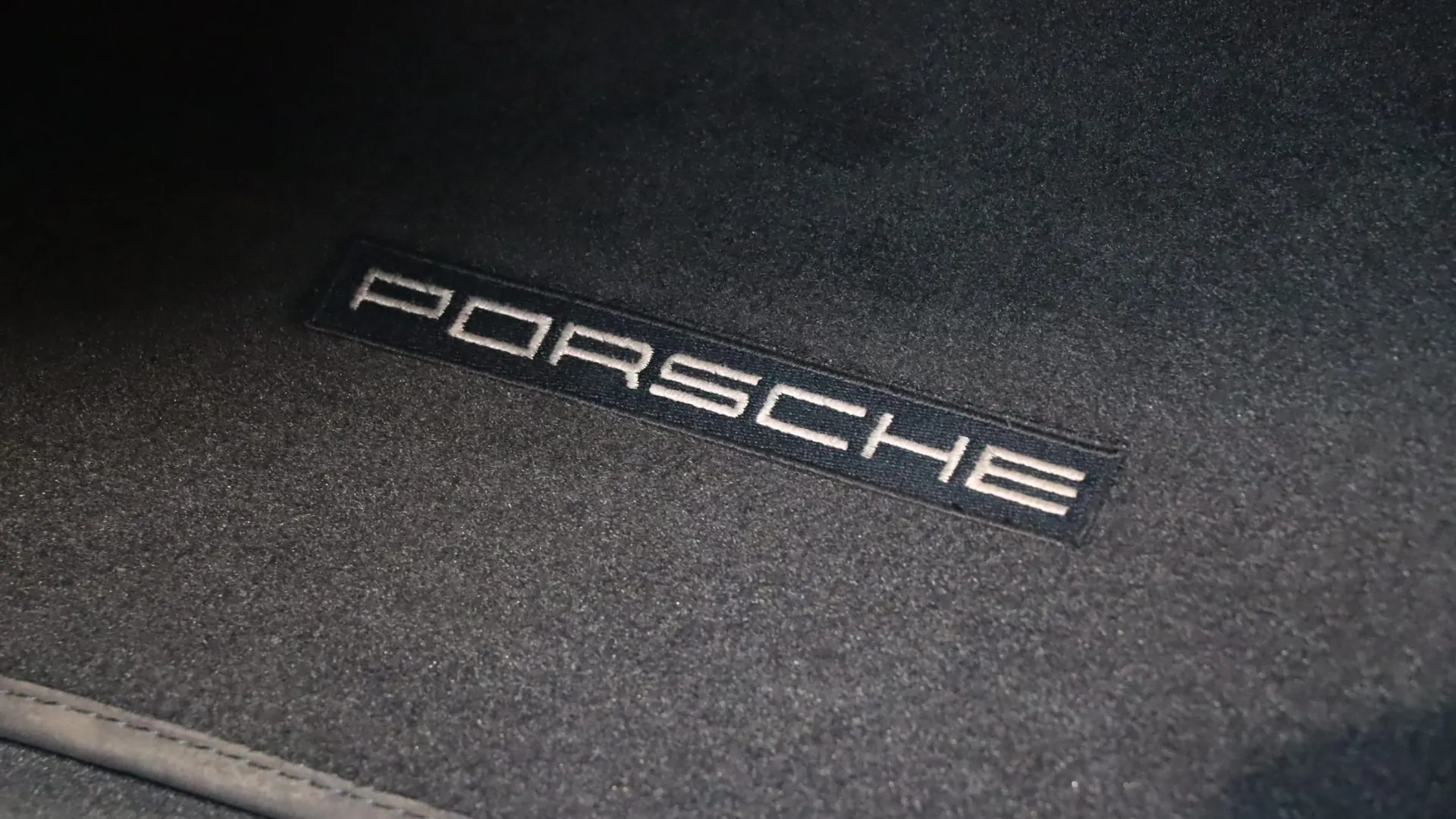 Porsche 911 — photo 15