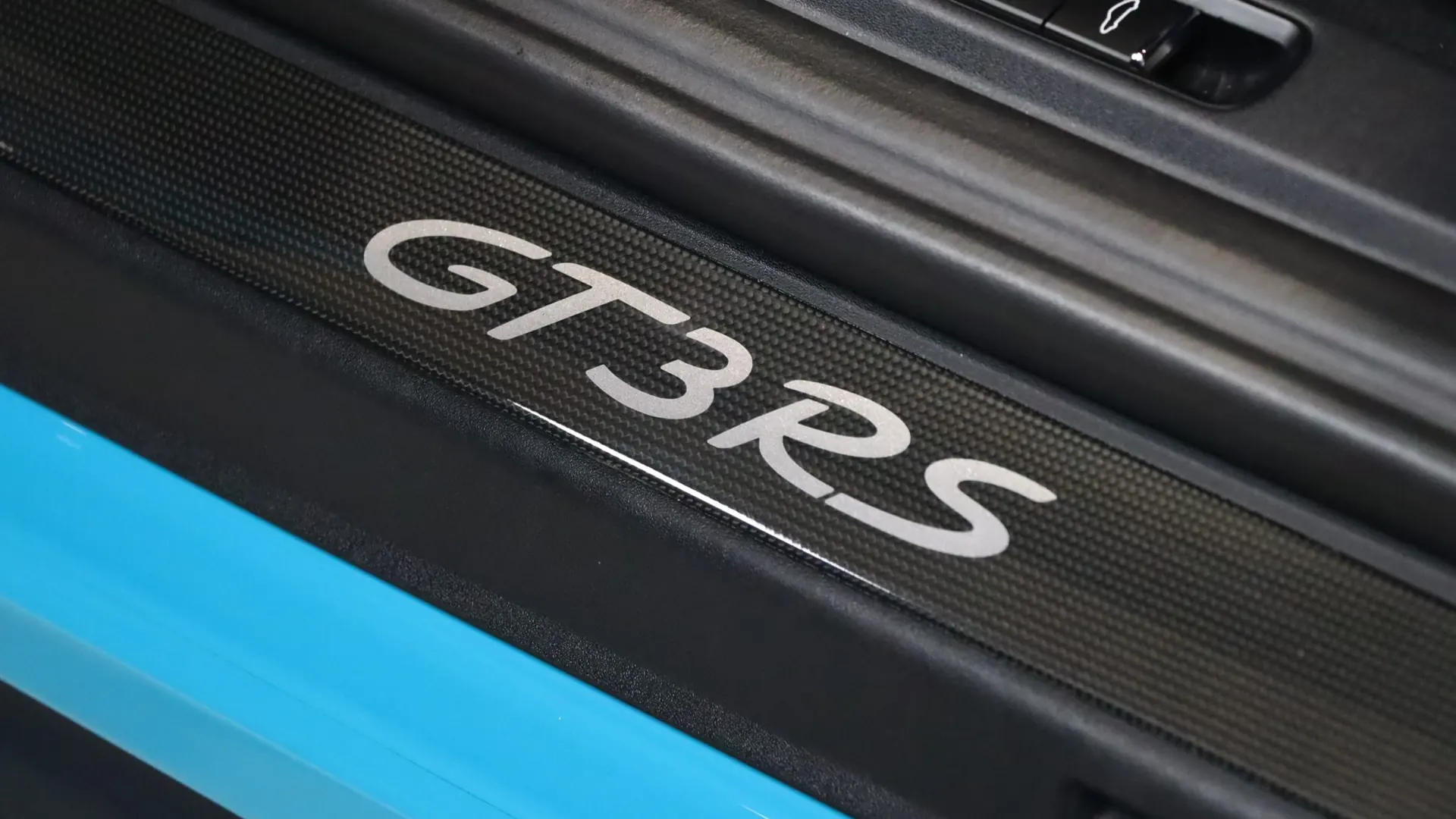 Porsche 911 — photo 13