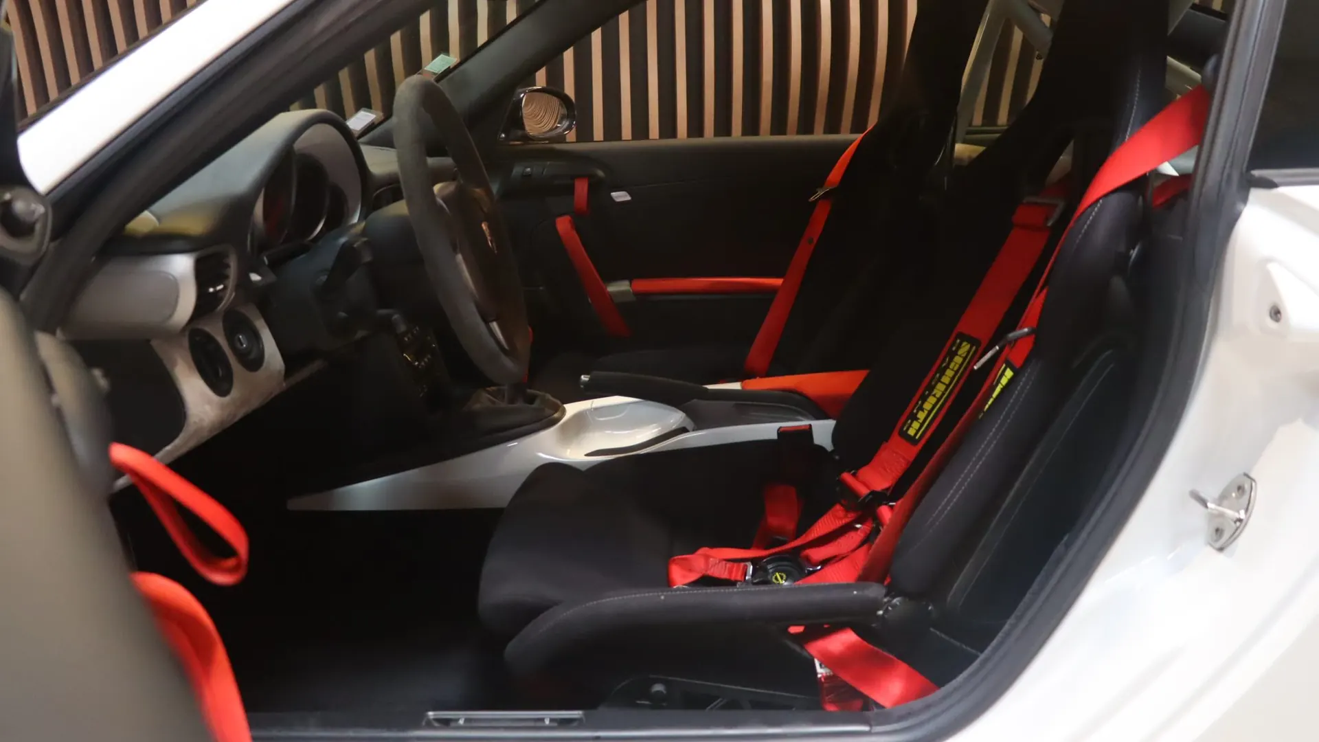 Porsche 911 — photo 7