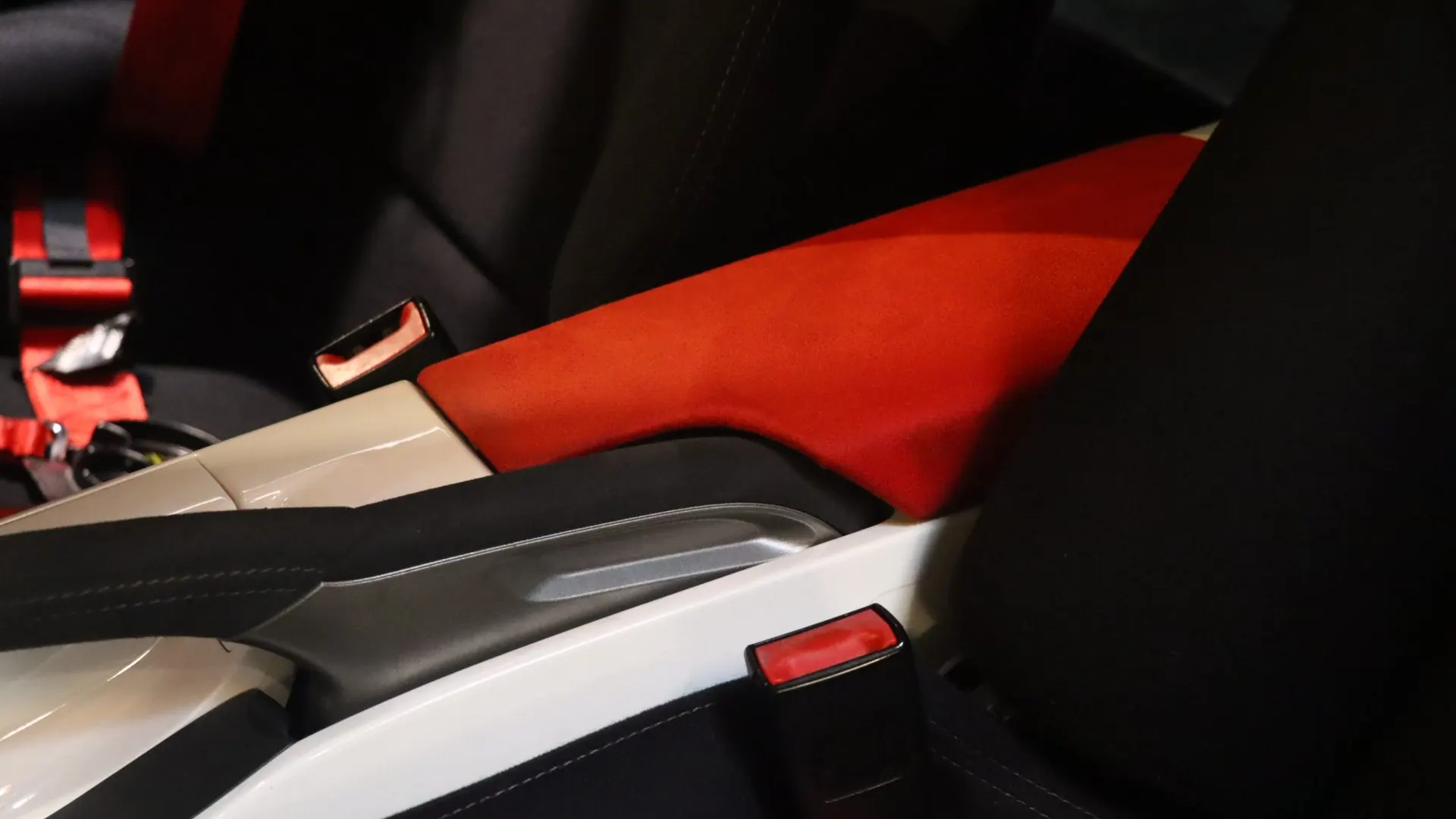 Porsche 911 — photo 27