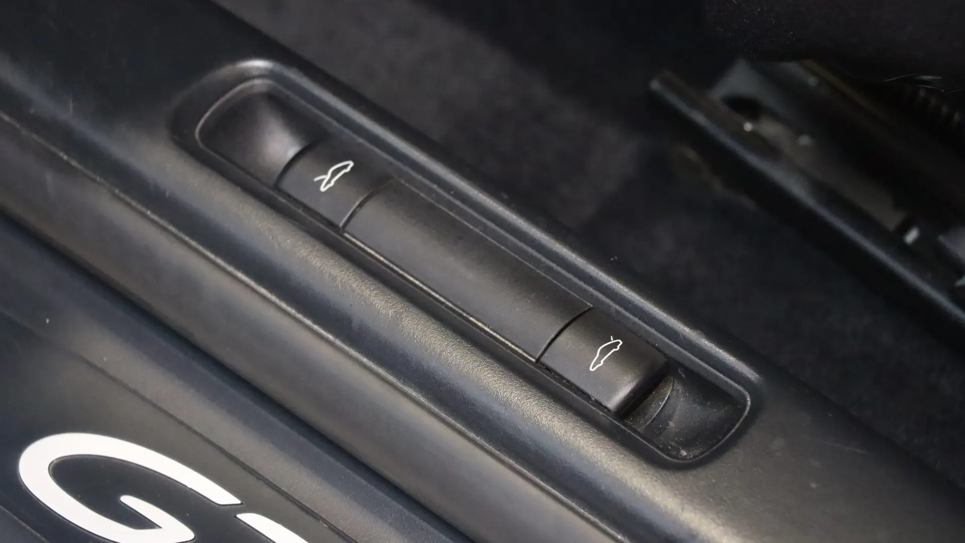 Porsche 911 — photo 14