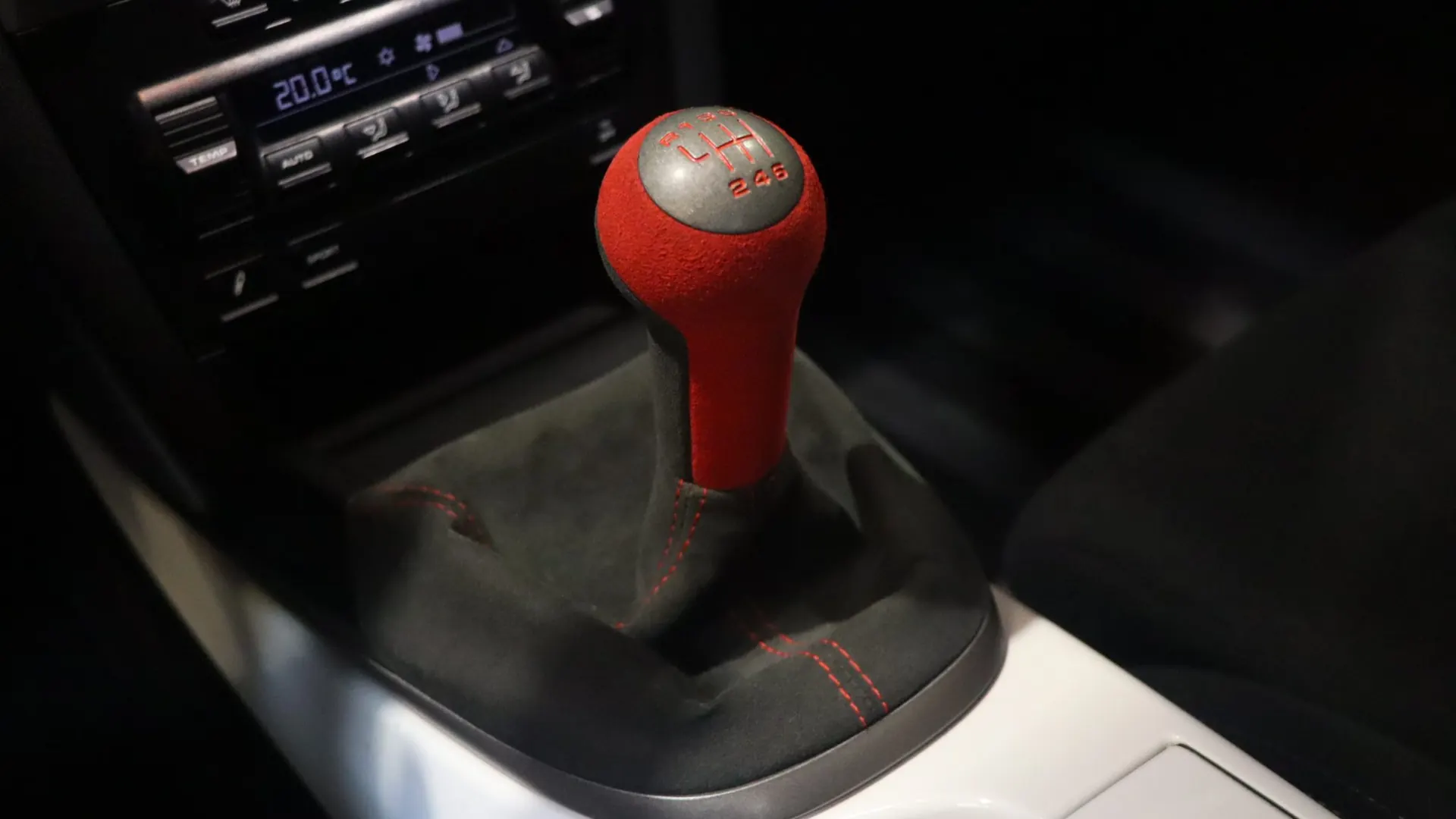 Porsche 911 — photo 26