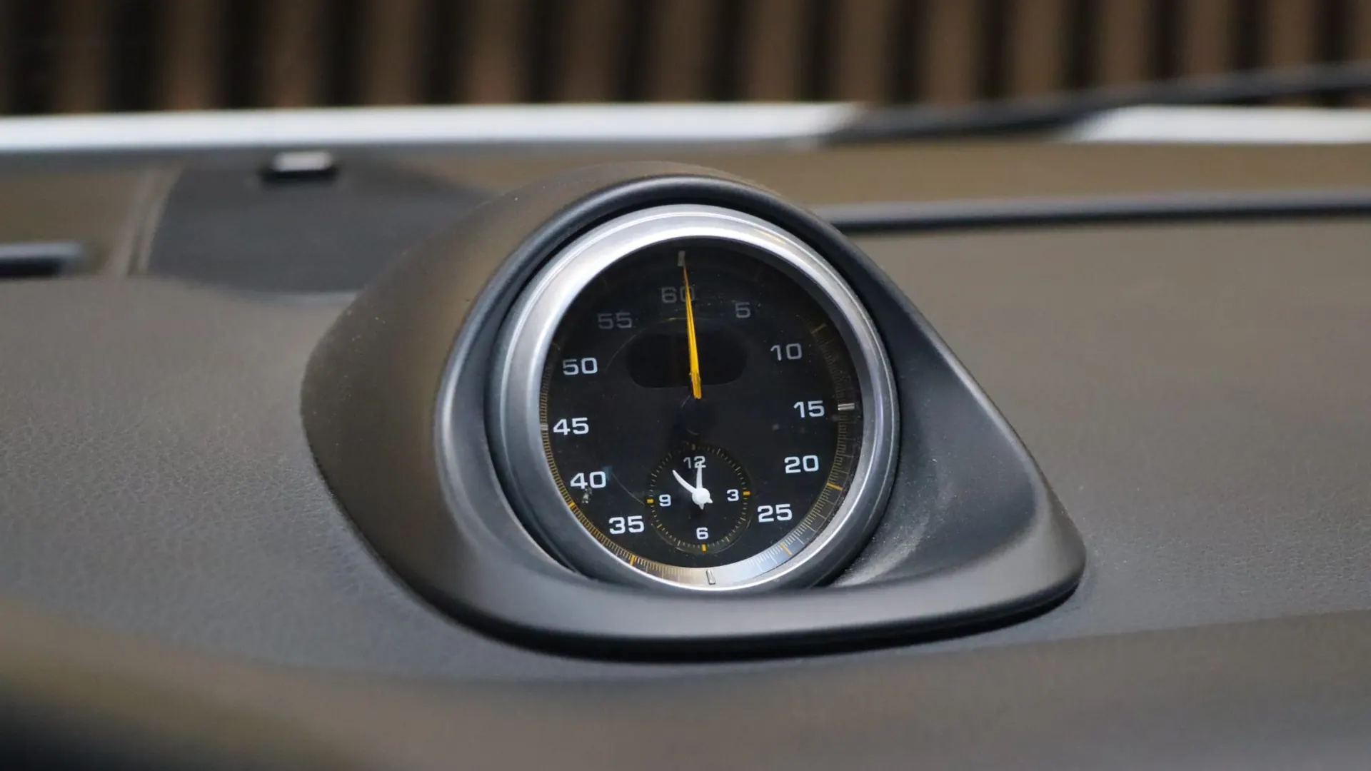 Porsche 911 — photo 23