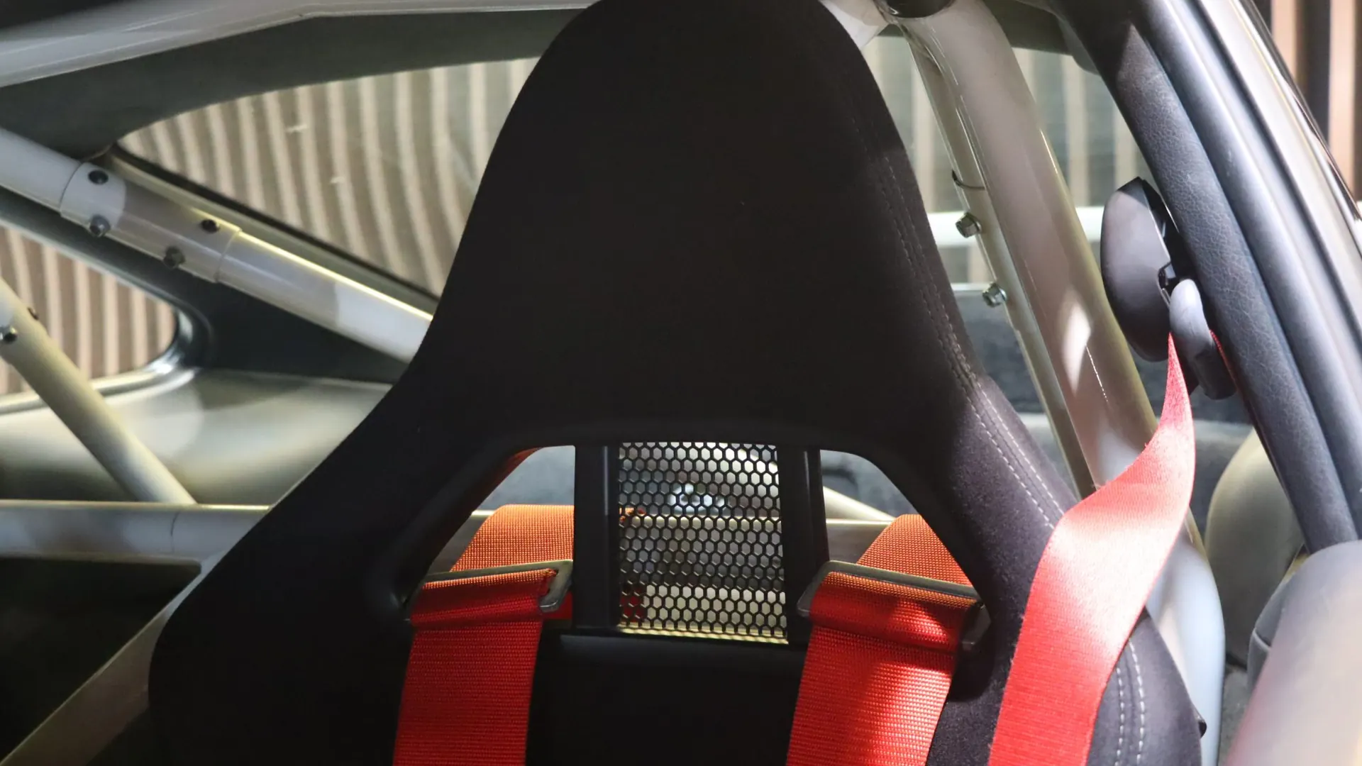 Porsche 911 — photo 28