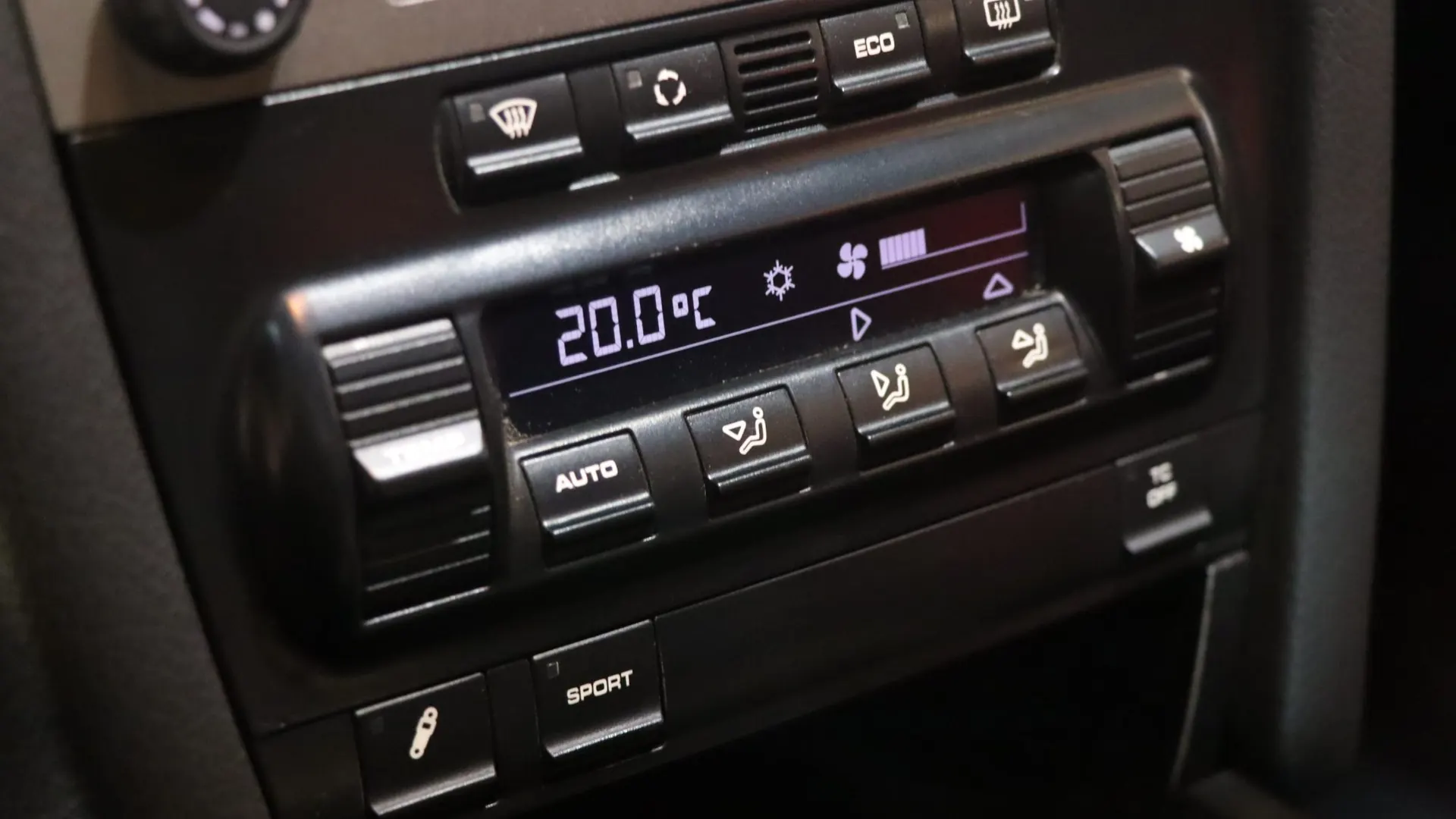 Porsche 911 — photo 25